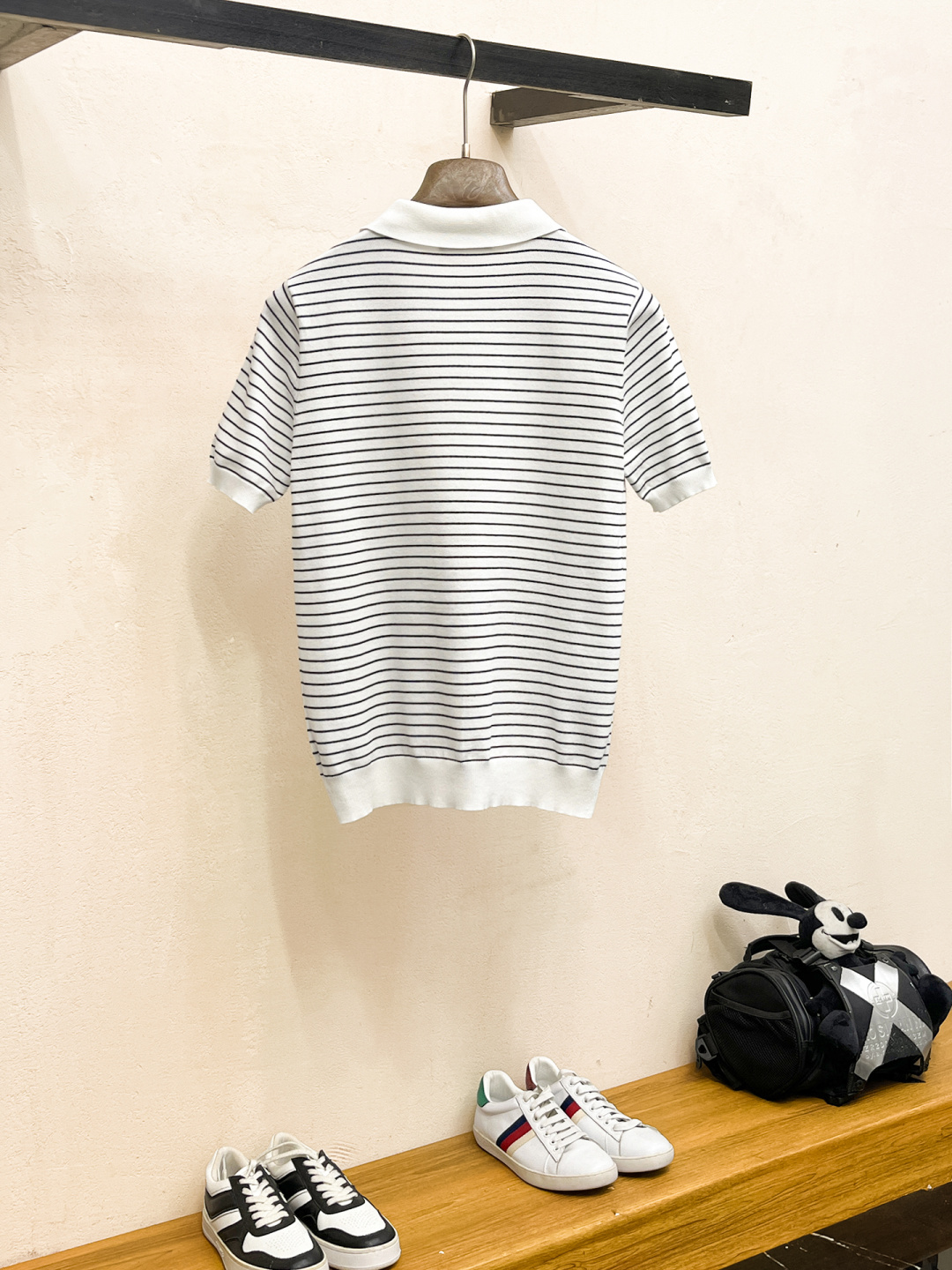 普拉达 2026春夏新款男士顶级翻领针织短袖T恤，品牌最新设计元素！既不单调也不复杂,恰到好处的展现品味