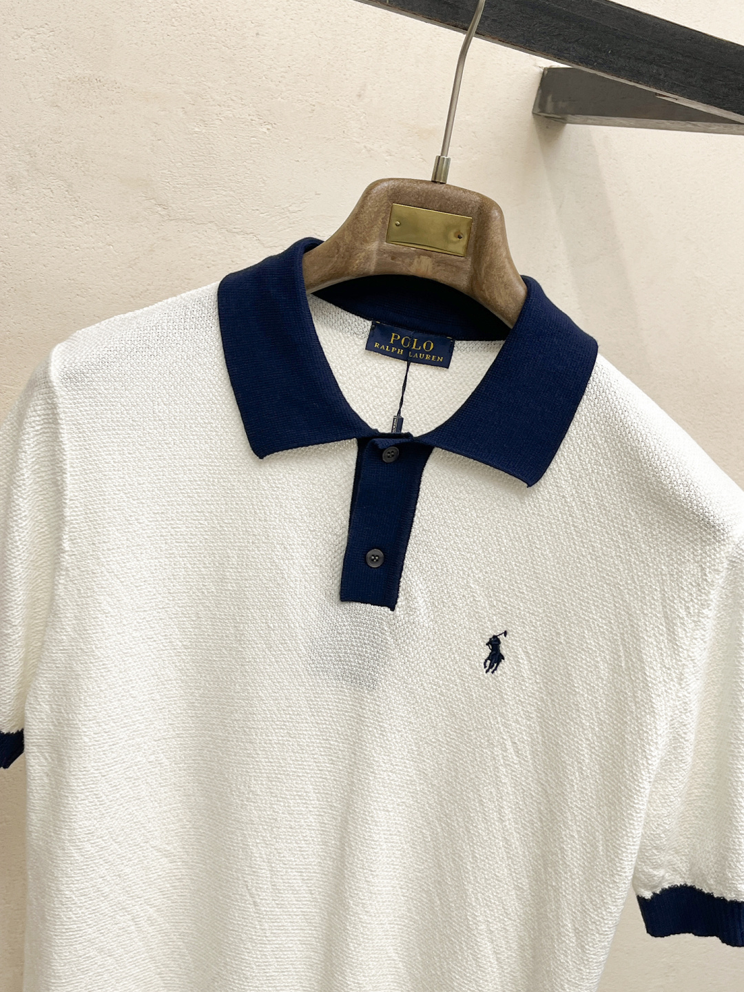 2026春夏新款男士顶级翻领针织短袖T恤，品牌最新设计元素！既不单调也不复杂,恰到好处的展现品味！客供定