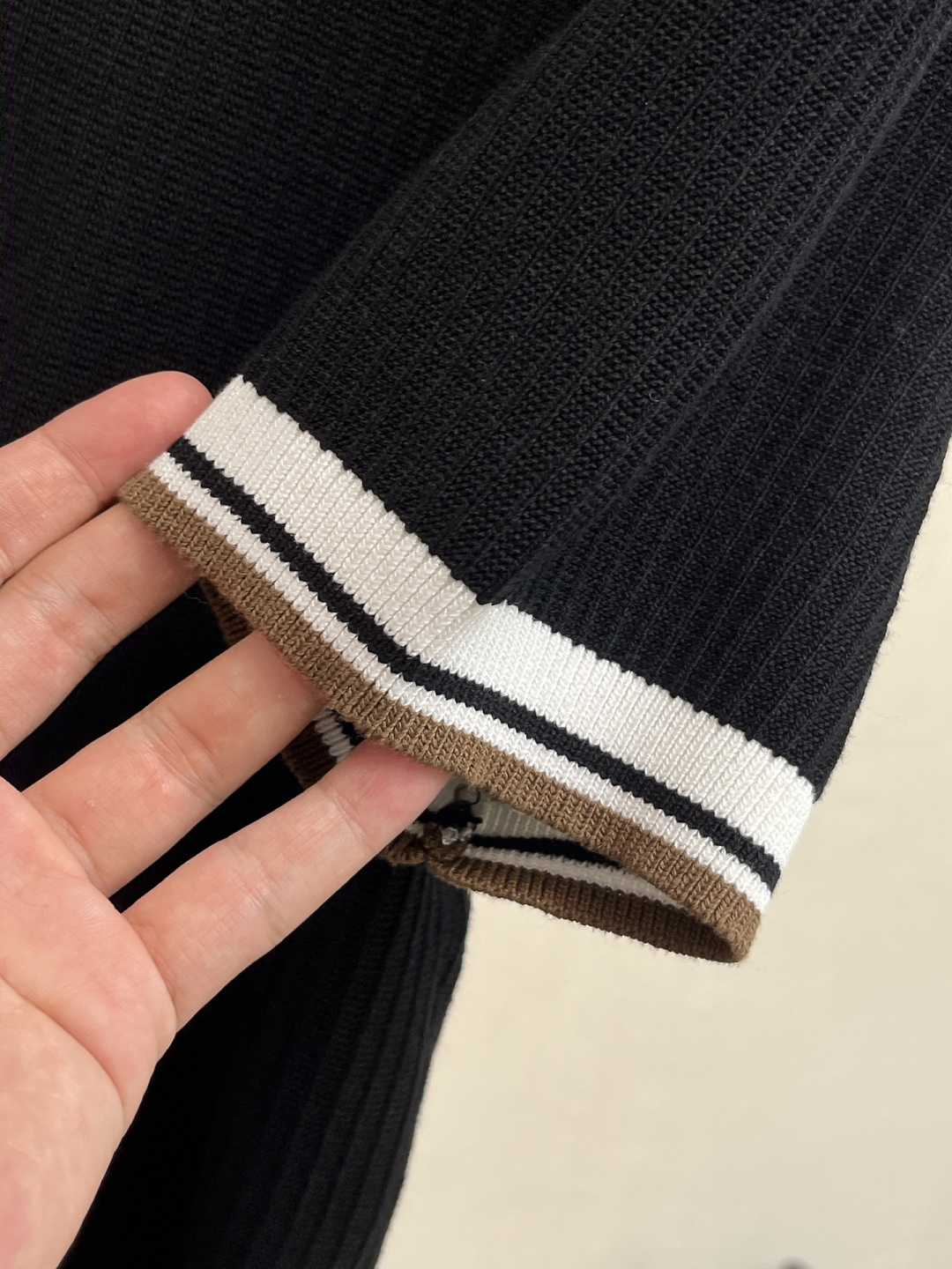 2026春夏新款男士顶级翻领针织短袖T恤，品牌最新设计元素！既不单调也不复杂,恰到好处的展现品味！客供定