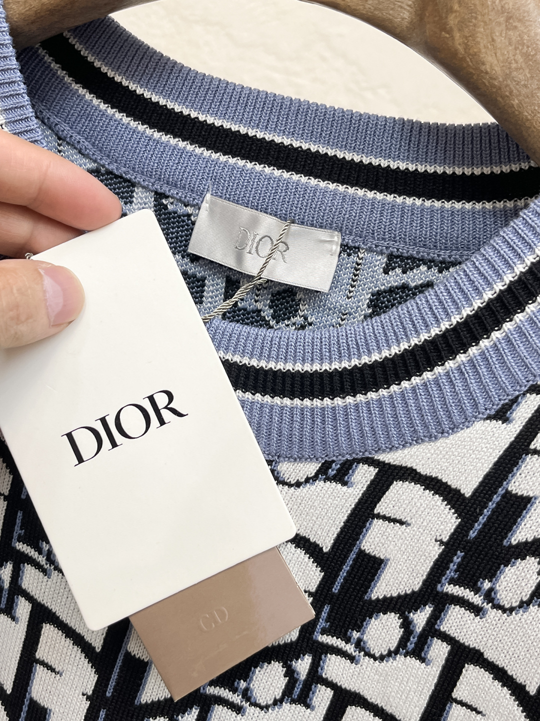 2026春夏新款男士顶级圆领针织短袖T恤，品牌最新设计元素！既不单调也不复杂,恰到好处的展现品味！客供定