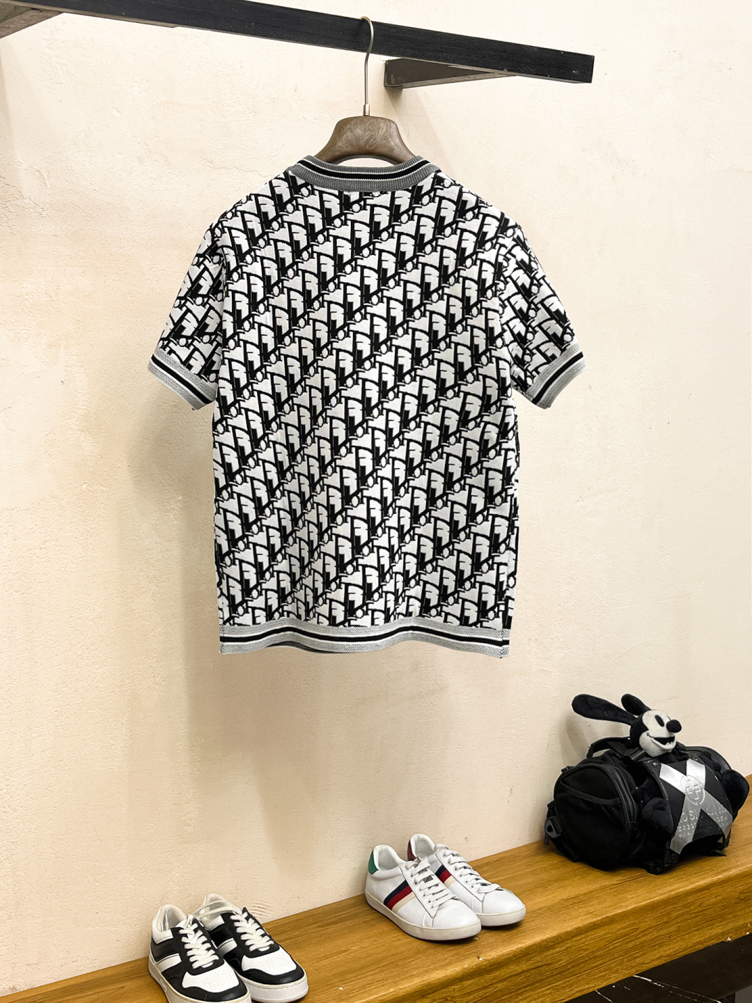 2026春夏新款男士顶级圆领针织短袖T恤，品牌最新设计元素！既不单调也不复杂,恰到好处的展现品味！客供定