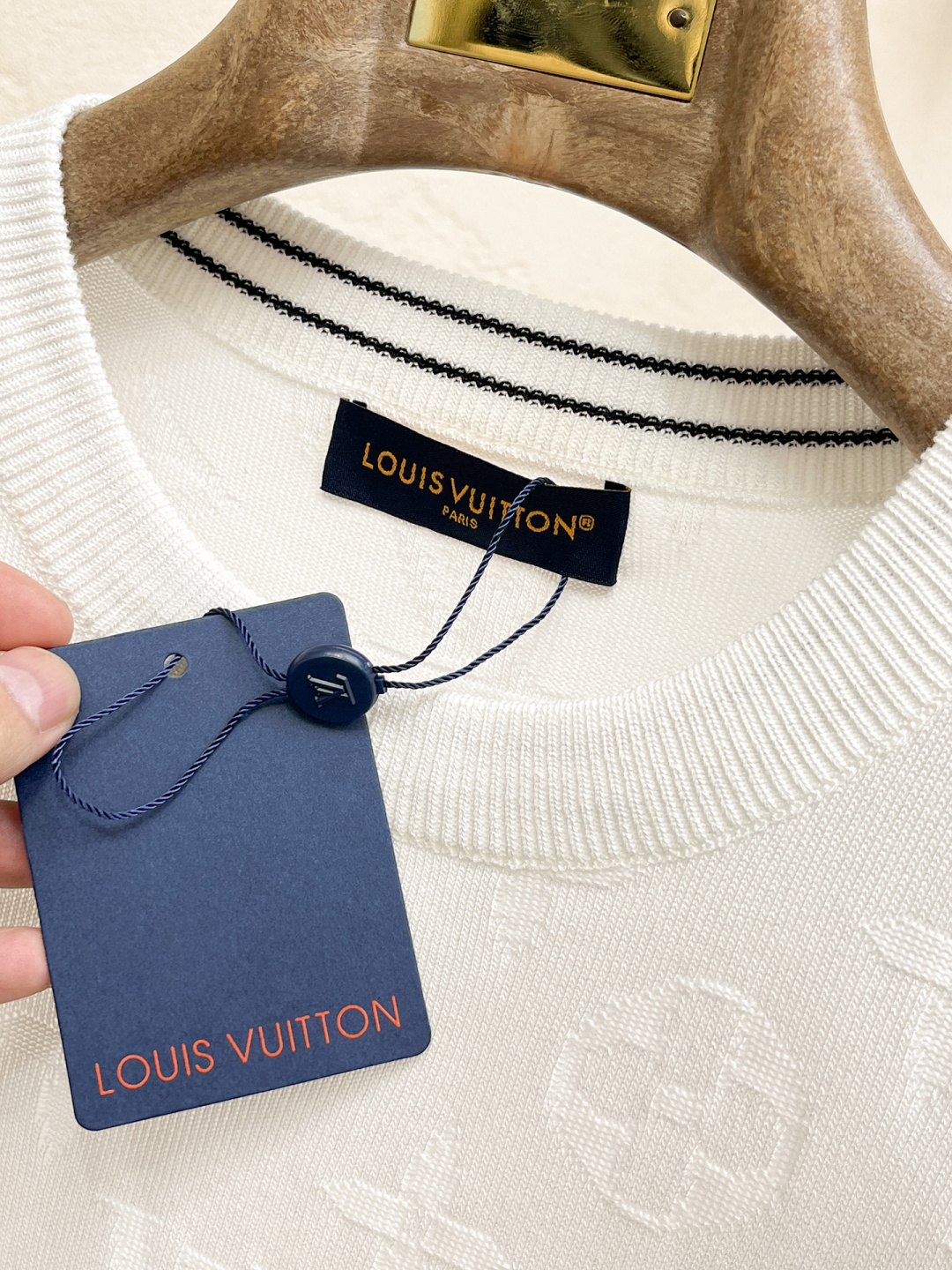 2026春夏新款男士顶级圆领针织短袖T恤，品牌最新设计元素！既不单调也不复杂,恰到好处的展现品味！客供定