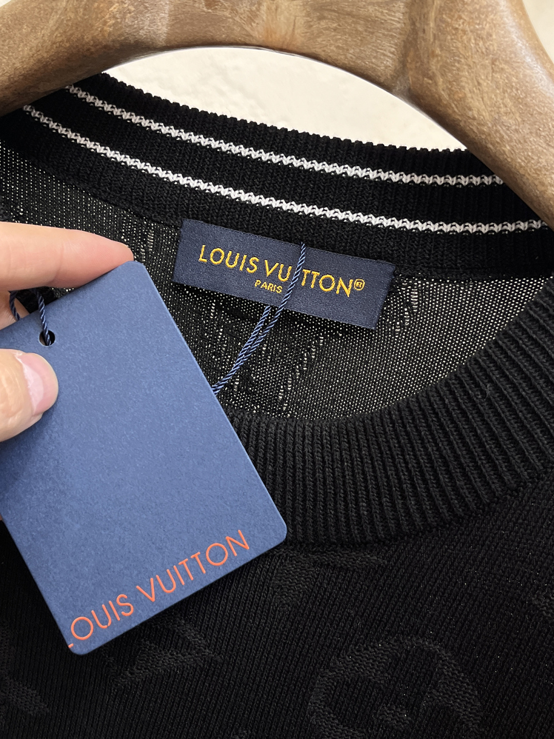 2026春夏新款男士顶级圆领针织短袖T恤，品牌最新设计元素！既不单调也不复杂,恰到好处的展现品味！客供定