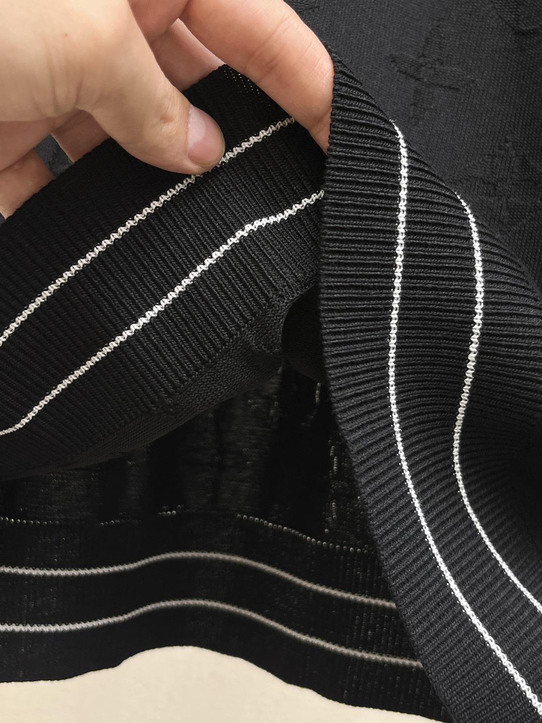 2026春夏新款男士顶级圆领针织短袖T恤，品牌最新设计元素！既不单调也不复杂,恰到好处的展现品味！客供定