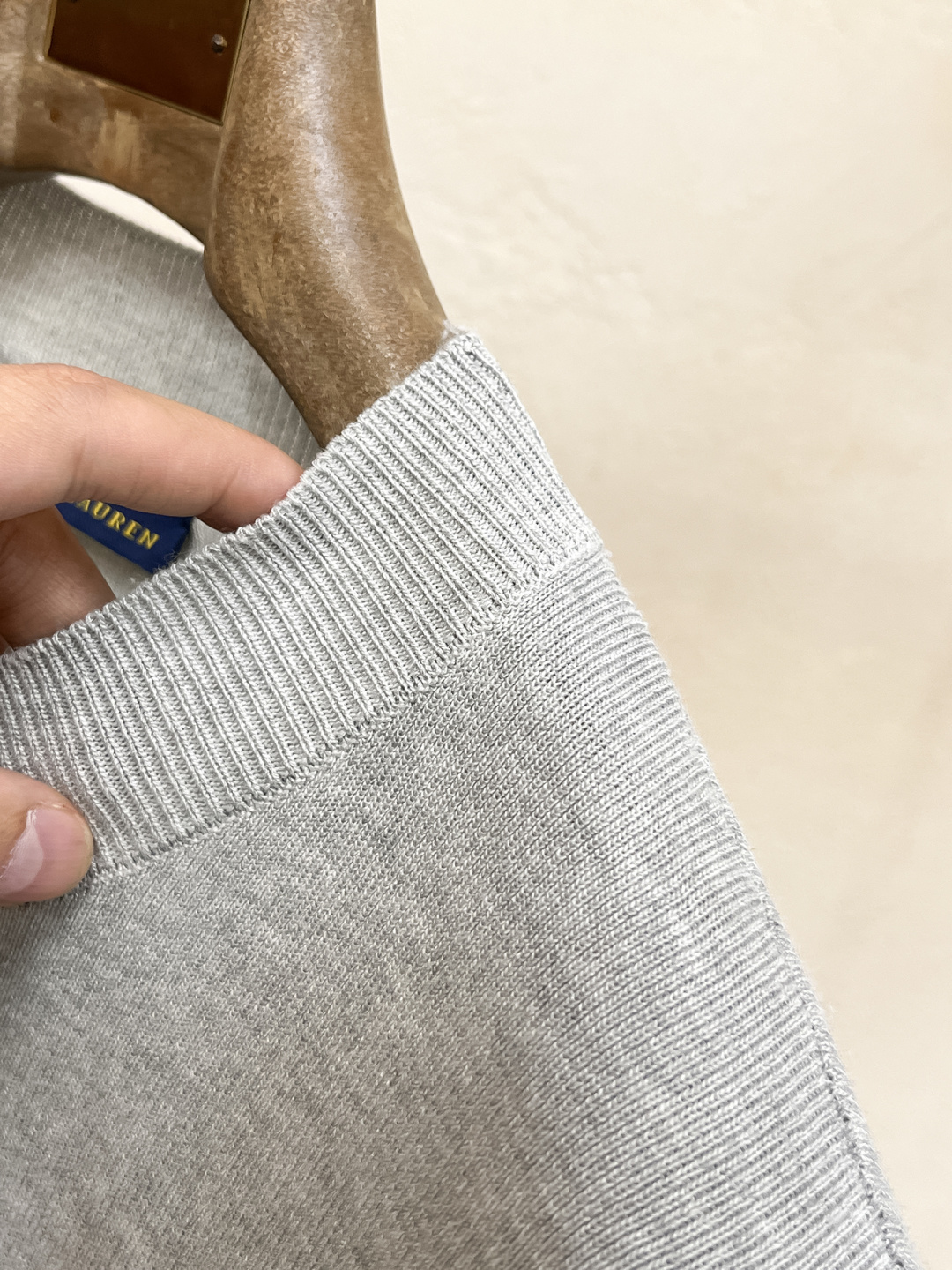 2026春夏新款男士顶级翻领针织短袖T恤，品牌最新设计元素！既不单调也不复杂,恰到好处的展现品味！客供定