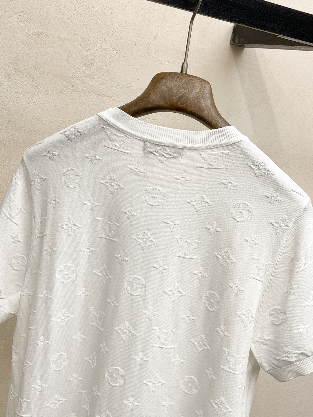 2026春夏新款新款男士顶级翻领针织短袖T恤，品牌最新设计元素！既不单调也不复杂,恰到好处的展现品味！客