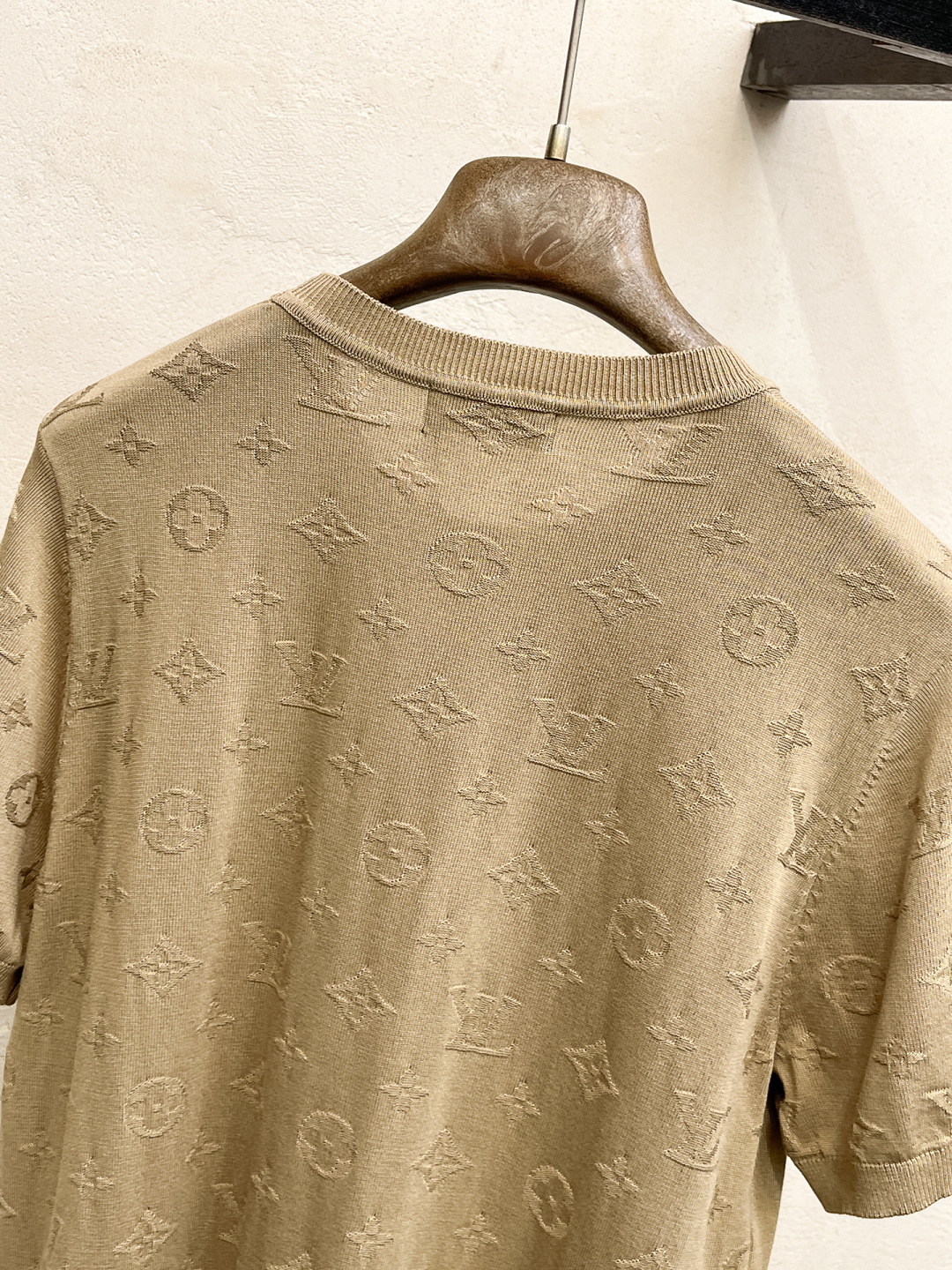 2026春夏新款男士顶级翻领针织短袖T恤，品牌最新设计元素！既不单调也不复杂,恰到好处的展现品味！客供定