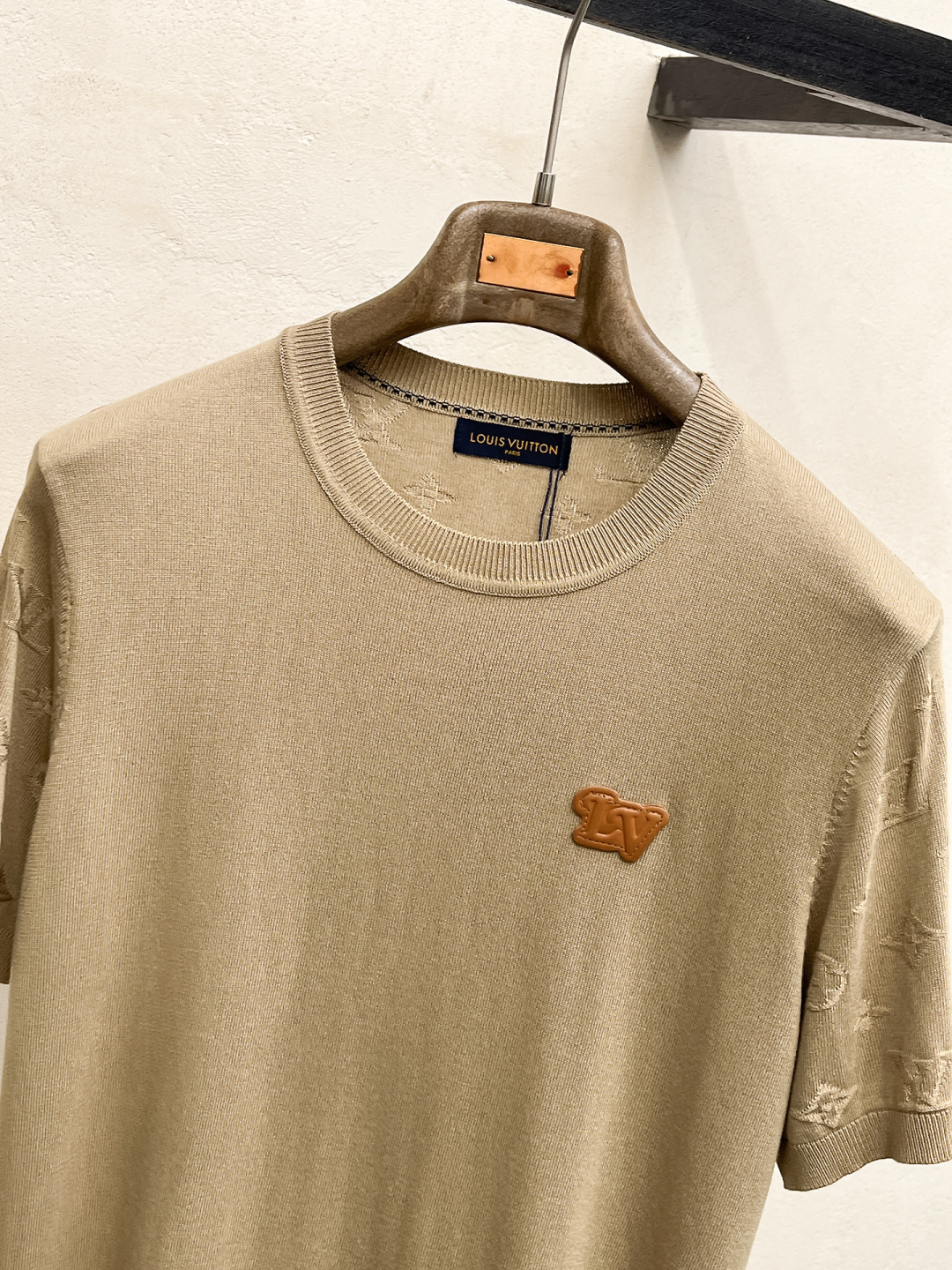 2026春夏新款男士顶级翻领针织短袖T恤，品牌最新设计元素！既不单调也不复杂,恰到好处的展现品味！客供定