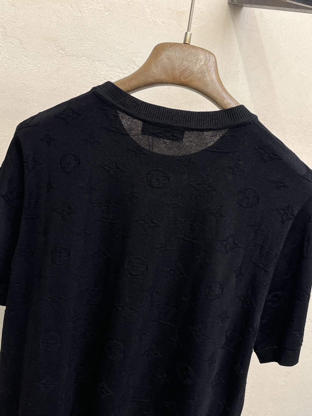 2026春夏新款男士顶级翻领针织短袖T恤，品牌最新设计元素！既不单调也不复杂,恰到好处的展现品味！客供定