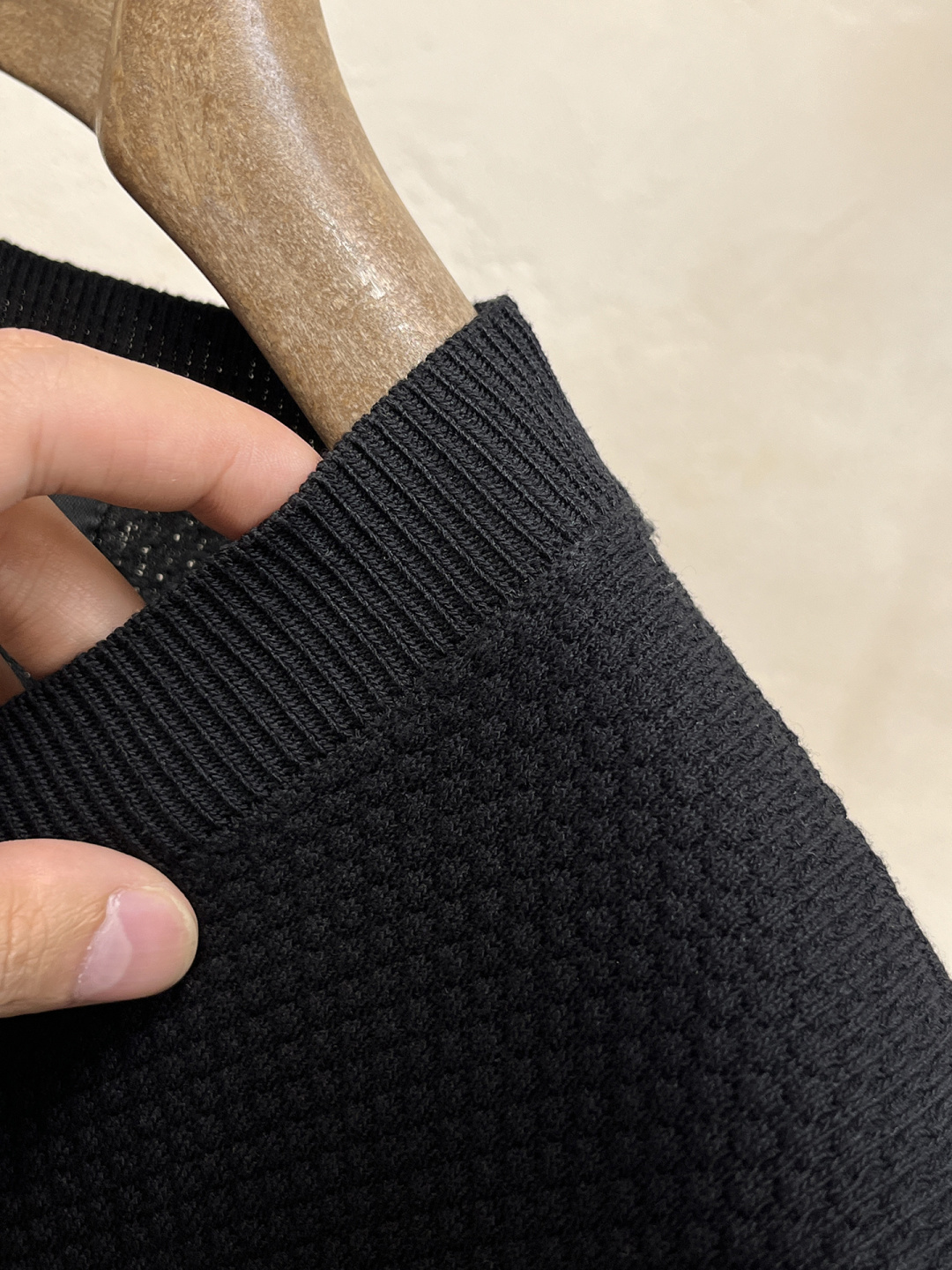 2026春夏新款男士顶级圆领针织短袖T恤，品牌最新设计元素！既不单调也不复杂,恰到好处的展现品味！客供定