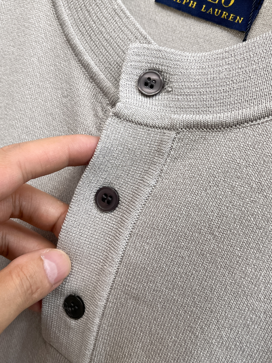 2026春夏新款男士顶级翻领针织短袖T恤，品牌最新设计元素！既不单调也不复杂,恰到好处的展现品味！客供定