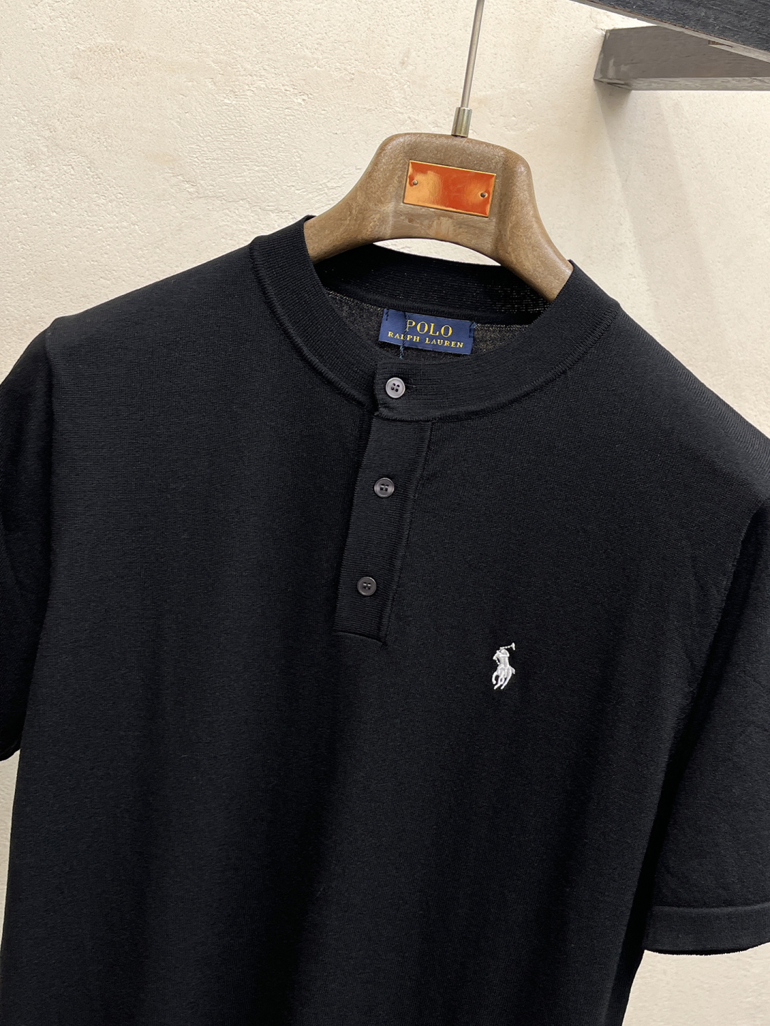 2026春夏新款男士顶级翻领针织短袖T恤，品牌最新设计元素！既不单调也不复杂,恰到好处的展现品味！客供定