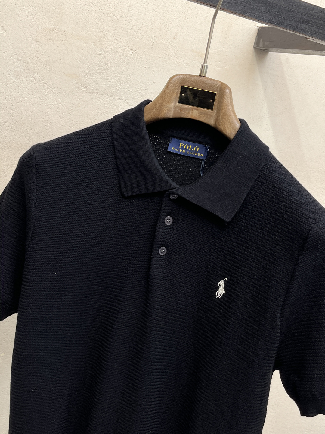 2026春夏新款男士顶级翻领针织短袖T恤，品牌最新设计元素！既不单调也不复杂,恰到好处的展现品味！客供定