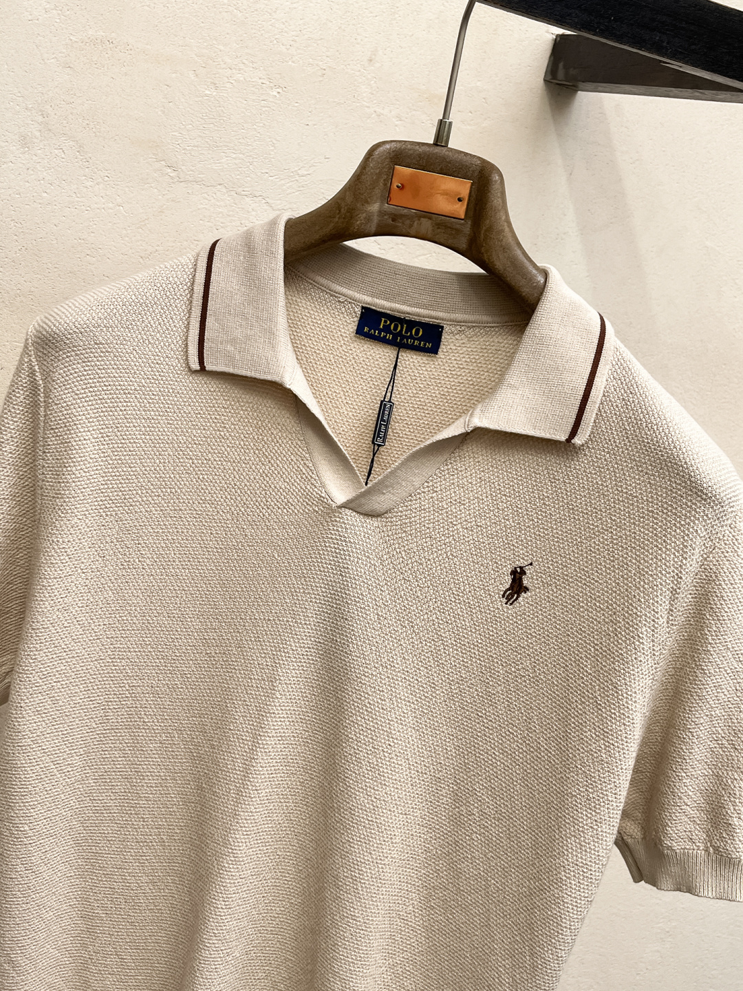 2026春夏新款男士顶级翻领针织短袖T恤，品牌最新设计元素！既不单调也不复杂,恰到好处的展现品味！客供定