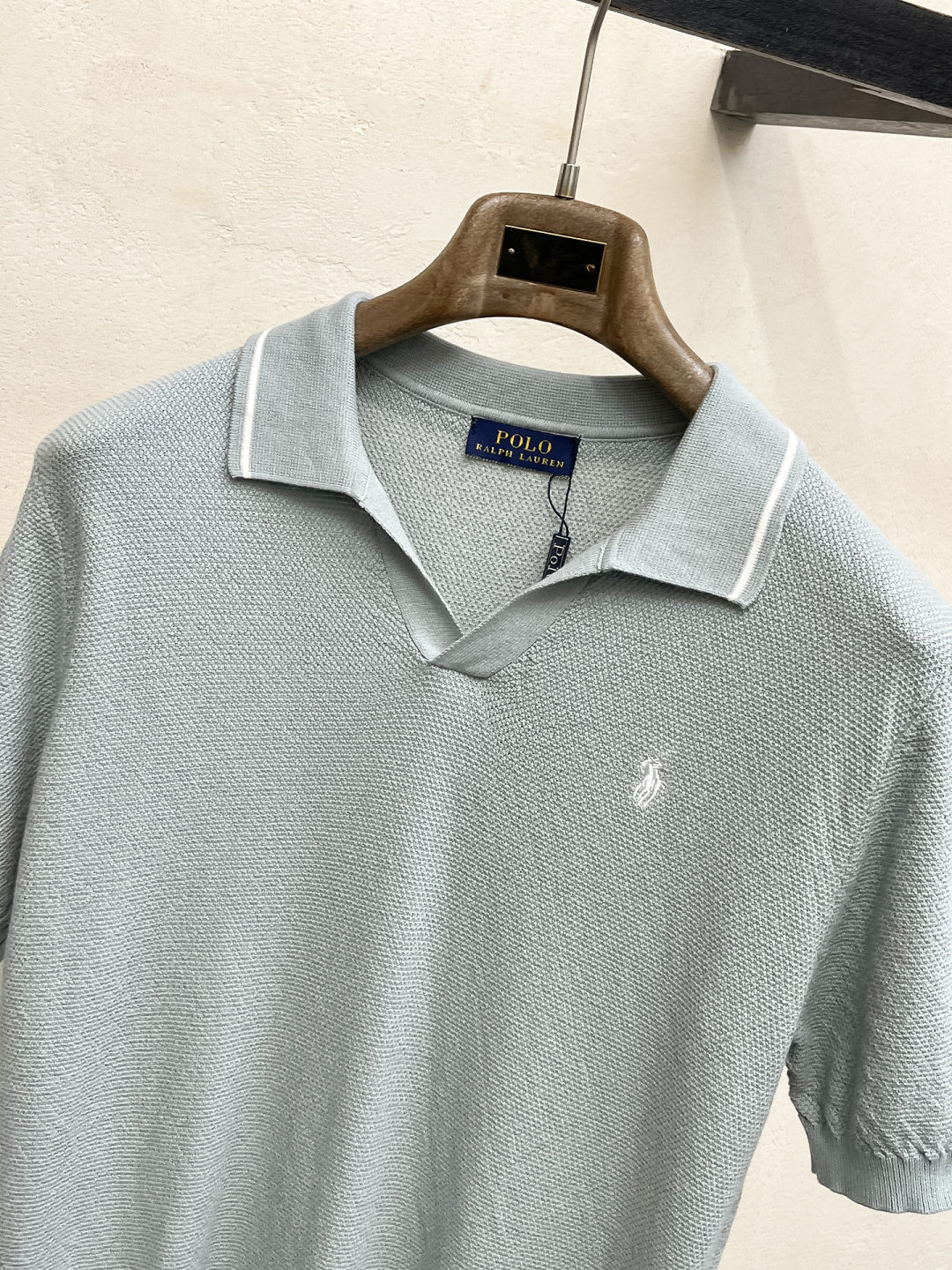 2026春夏新款男士顶级翻领针织短袖T恤，品牌最新设计元素！既不单调也不复杂,恰到好处的展现品味！客供定