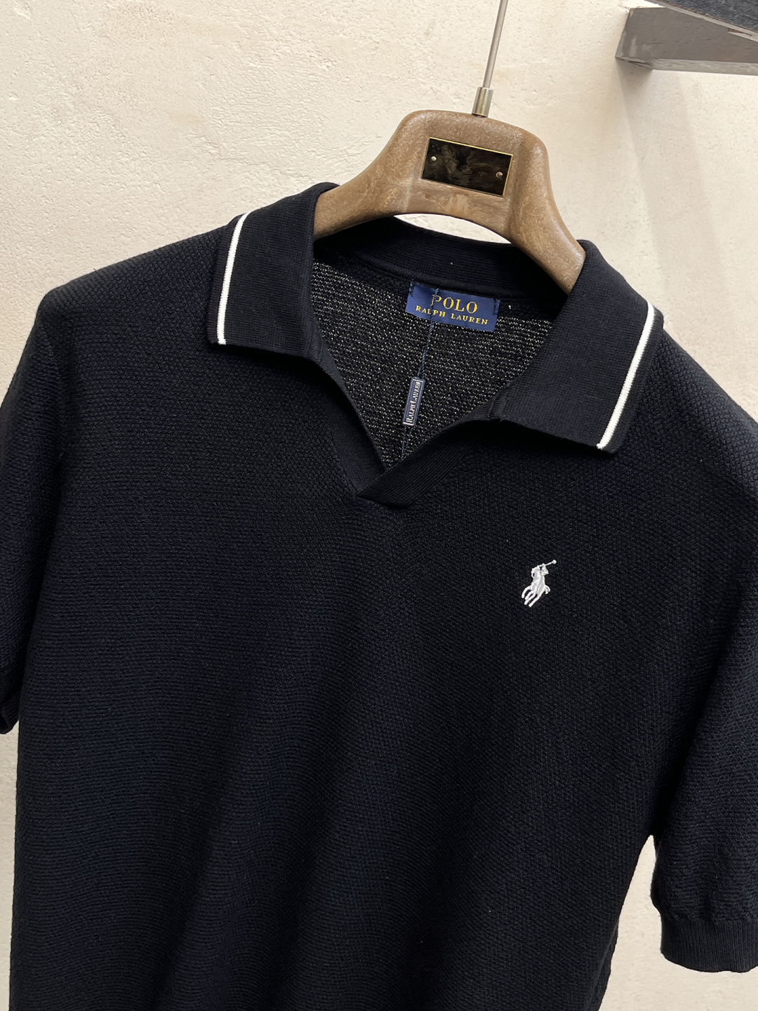 2026春夏新款男士顶级翻领针织短袖T恤，品牌最新设计元素！既不单调也不复杂,恰到好处的展现品味！客供定