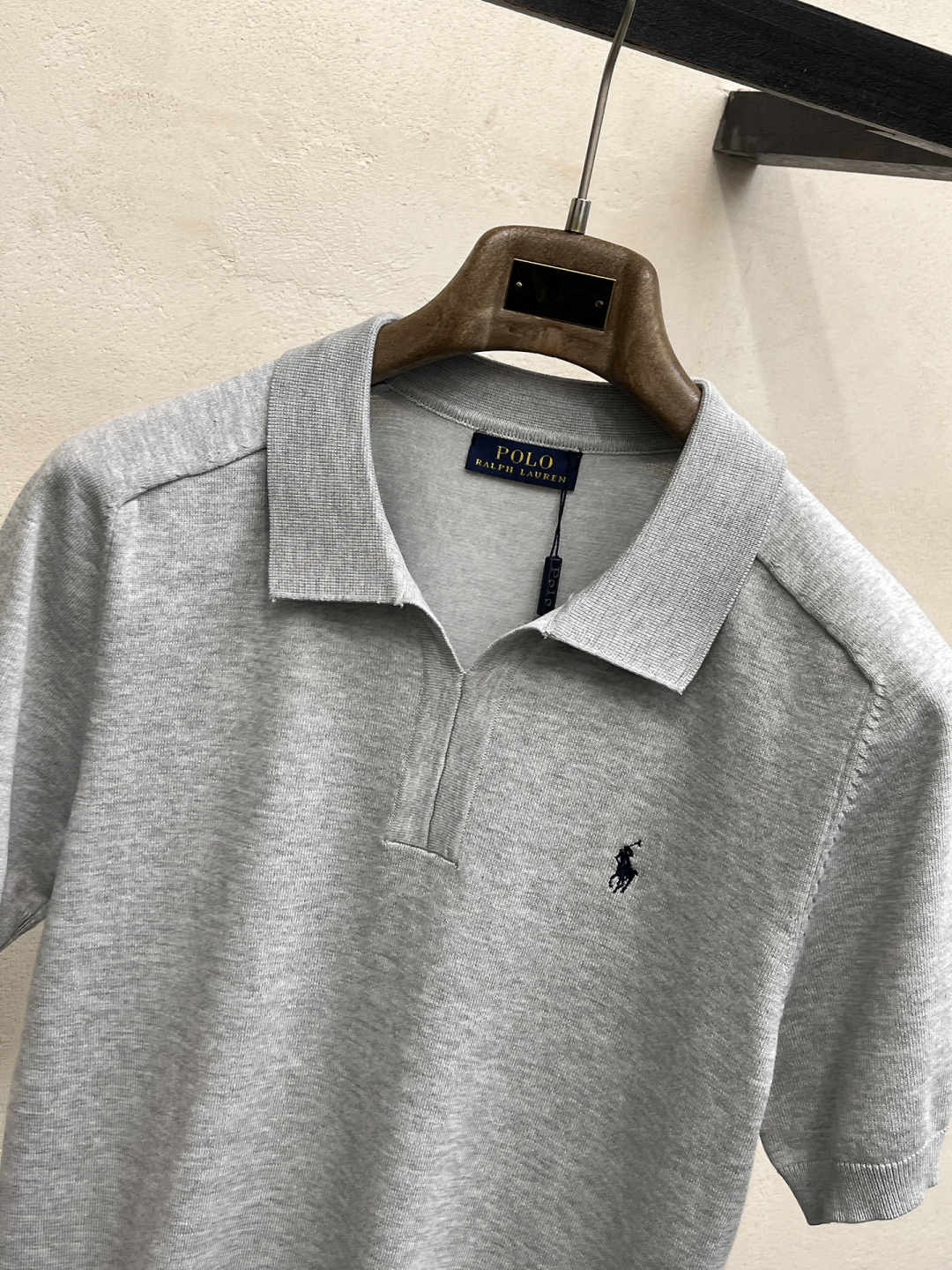 2026春夏新款男士顶级翻领针织短袖T恤，品牌最新设计元素！既不单调也不复杂,恰到好处的展现品味！客供定