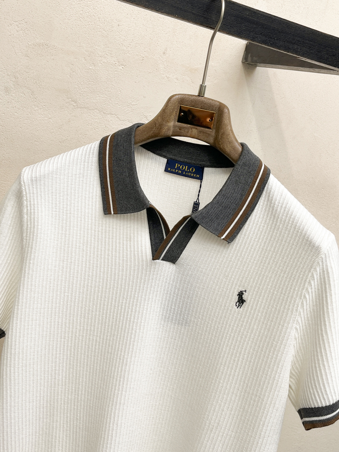 2026新款男士顶级翻领针织短袖T恤，品牌最新设计元素！既不单调也不复杂,恰到好处的展现品味！客供定制伊