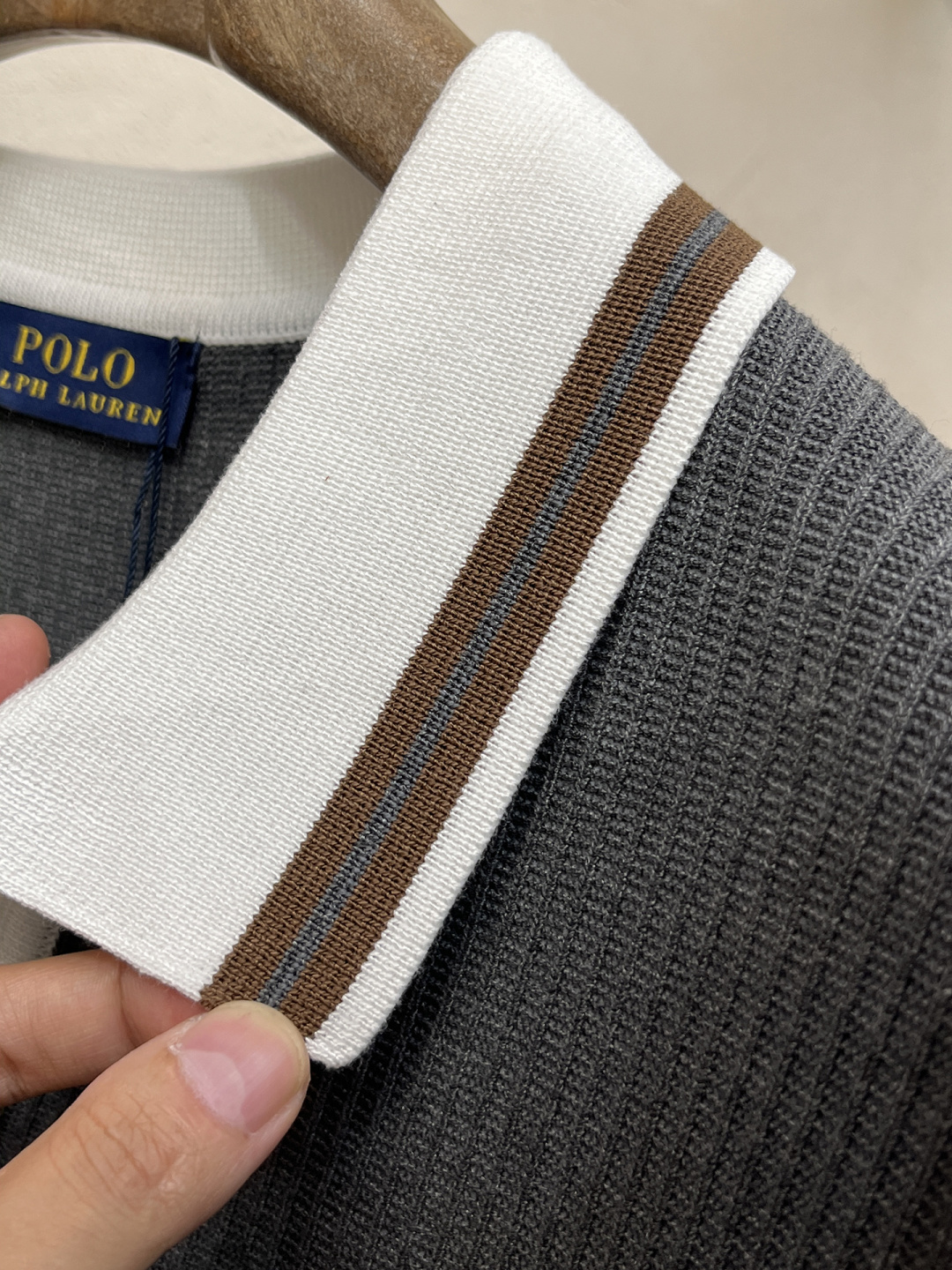 2026 新款男士顶级翻领针织短袖T恤，品牌最新设计元素！既不单调也不复杂,恰到好处的展现品味！客供定制