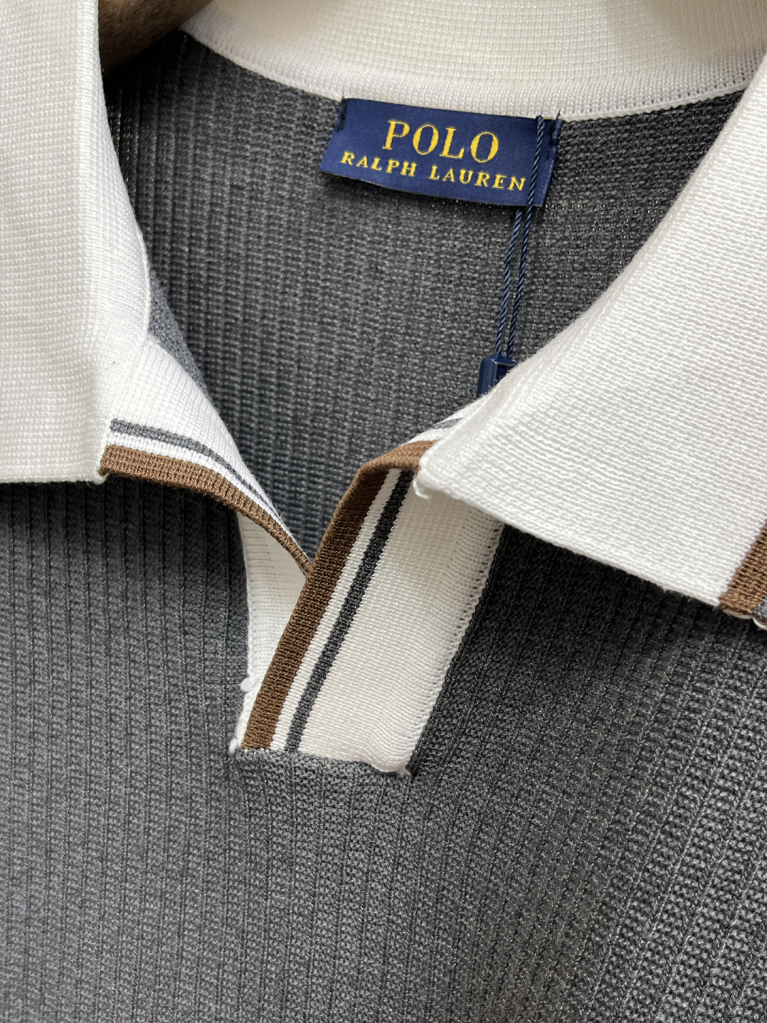 2026 新款男士顶级翻领针织短袖T恤，品牌最新设计元素！既不单调也不复杂,恰到好处的展现品味！客供定制