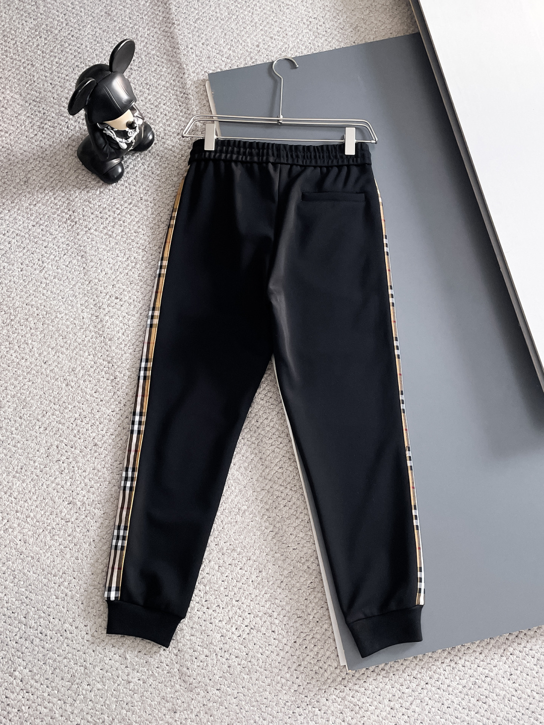 巴宝莉2025秋冬新款专柜同款休闲套装，透气舒适休闲！高级感满满！细节精致高档，做工无可挑剔！原版高端面