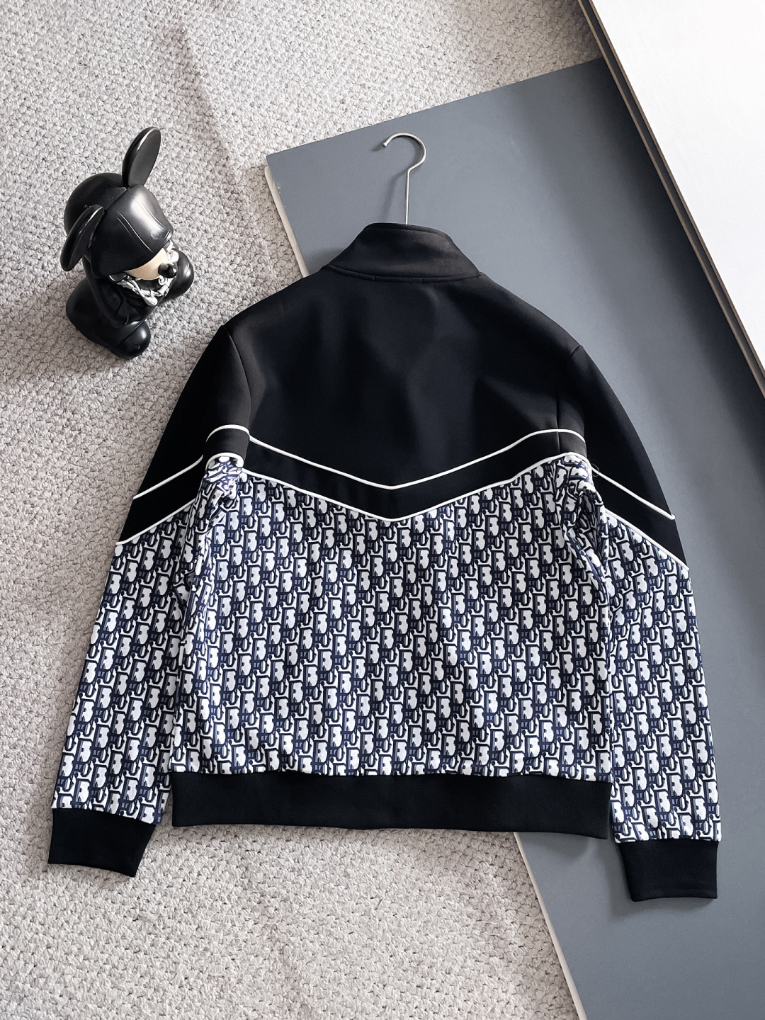 迪奥 2025秋冬新款专柜同款休闲套装，透气舒适休闲！高级感满满！细节精致高档，做工无可挑剔！原版高端面