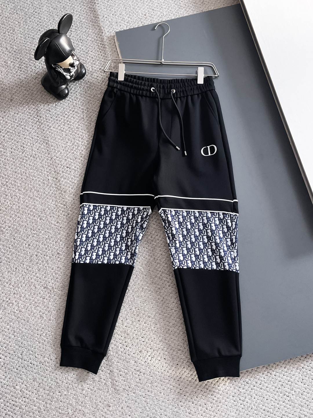 迪奥 2025秋冬新款专柜同款休闲套装，透气舒适休闲！高级感满满！细节精致高档，做工无可挑剔！原版高端面