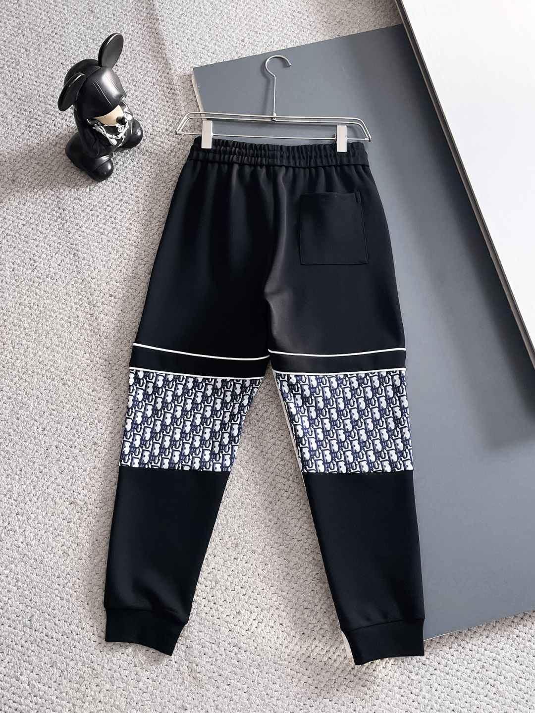 迪奥 2025秋冬新款专柜同款休闲套装，透气舒适休闲！高级感满满！细节精致高档，做工无可挑剔！原版高端面