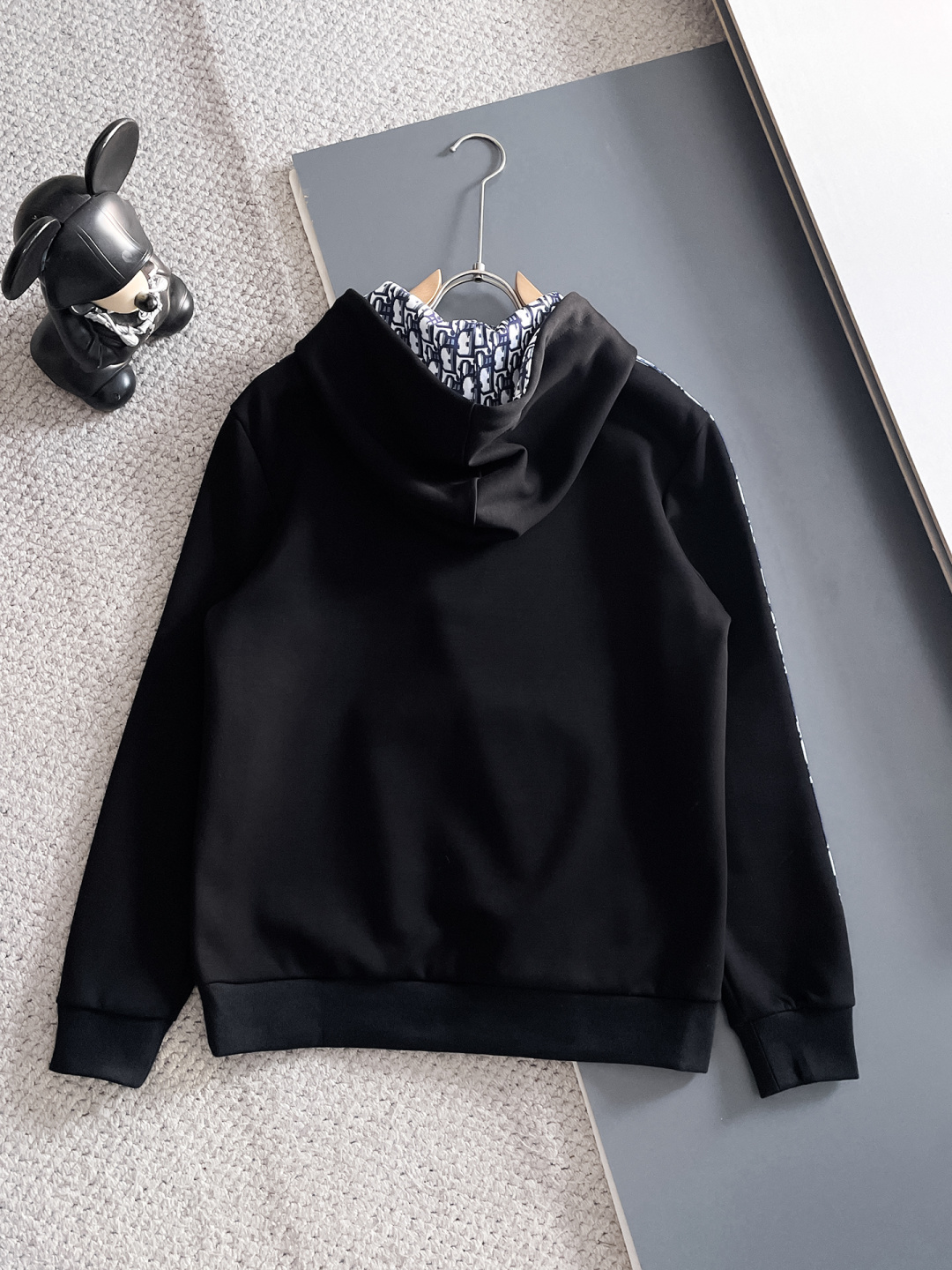 迪奥 2025秋冬新款专柜同款休闲套装，透气舒适休闲！高级感满满！细节精致高档，做工无可挑剔！原版高端面