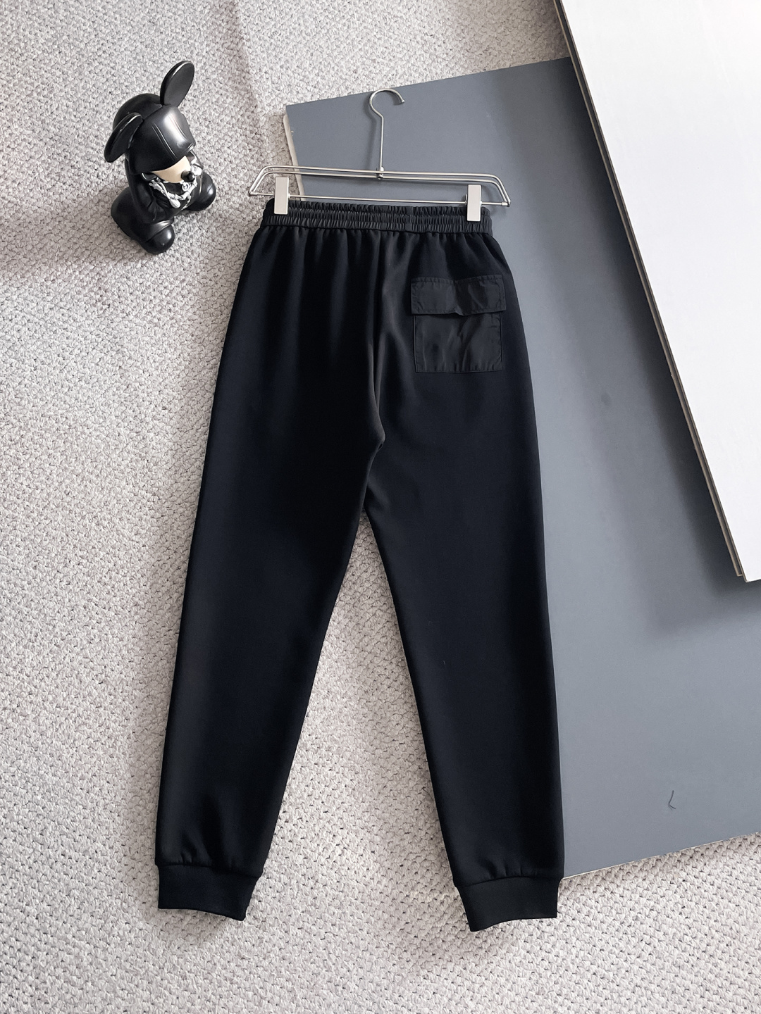 普拉达 2025秋冬新款专柜同款休闲套装，透气舒适休闲！高级感满满！细节精致高档，做工无可挑剔！原版高端