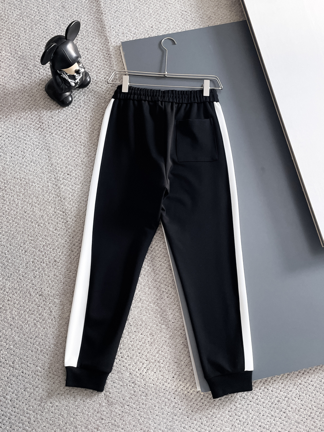 LV 2025秋冬新款专柜同款休闲套装，透气舒适休闲！高级感满满！细节精致高档，做工无可挑剔！原版高端面