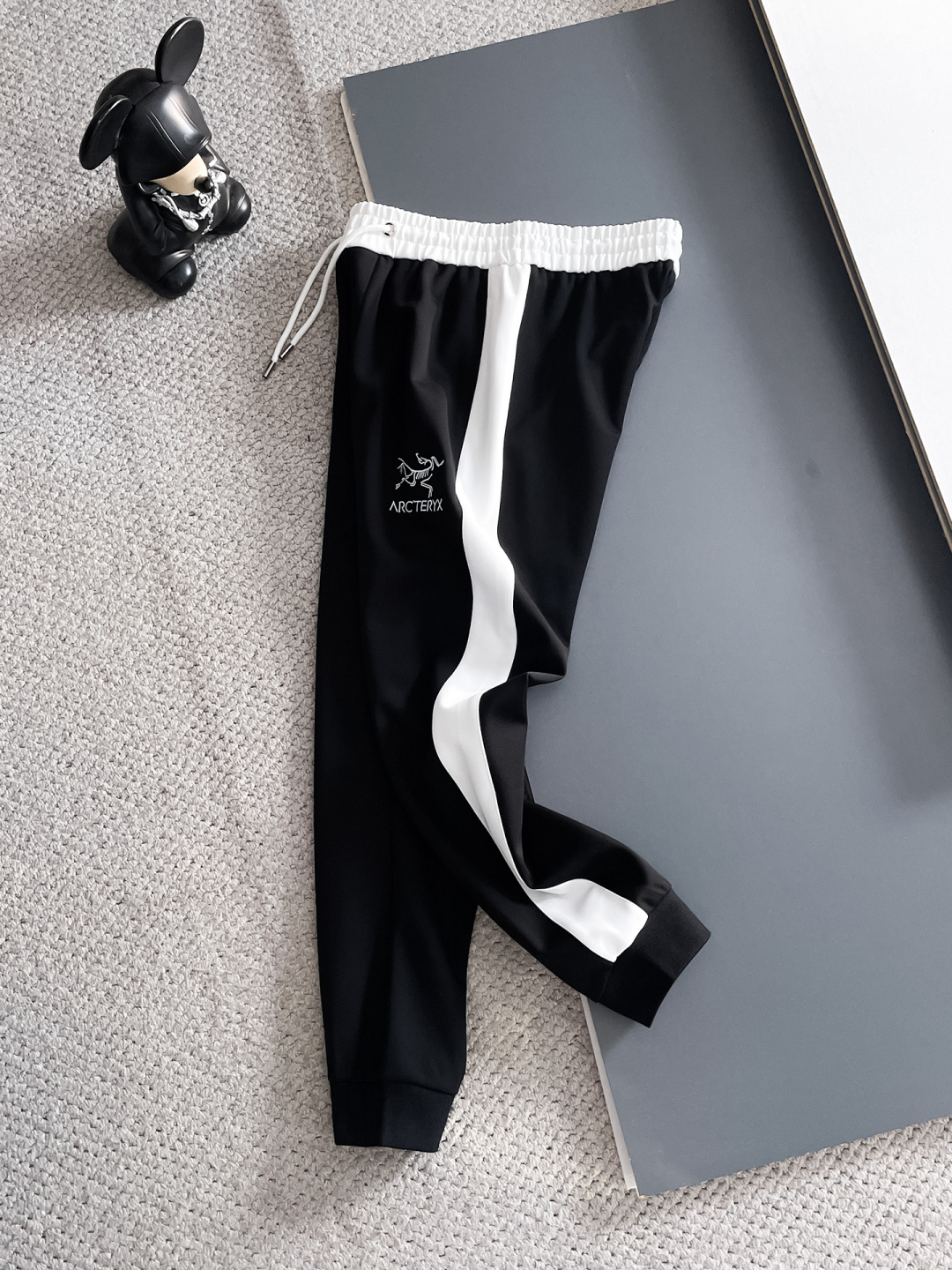 始祖鸟 2025秋冬新款专柜同款休闲套装，透气舒适休闲！高级感满满！细节精致高档，做工无可挑剔！原版高端