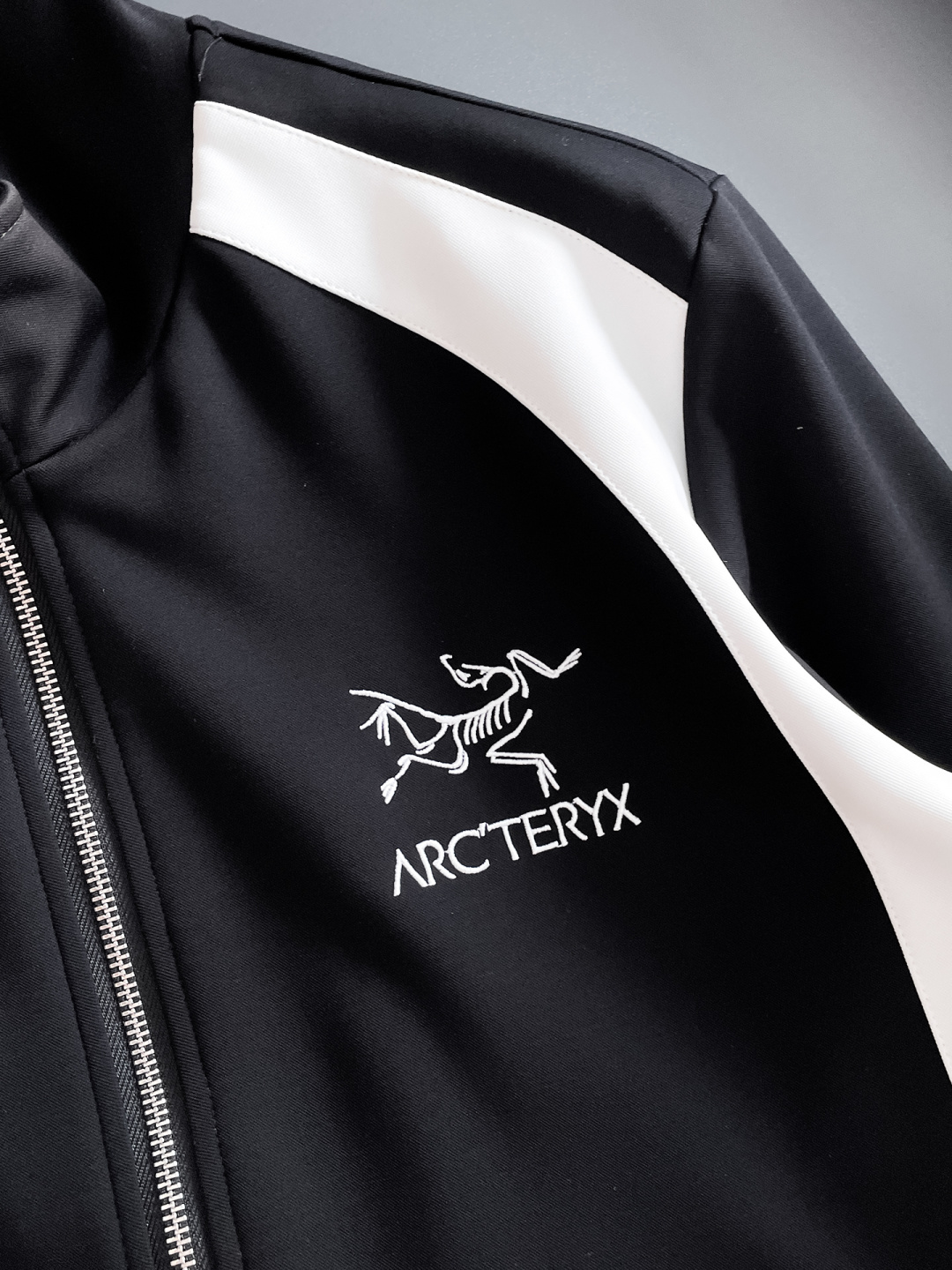 始祖鸟 2025秋冬新款专柜同款休闲套装，透气舒适休闲！高级感满满！细节精致高档，做工无可挑剔！原版高端