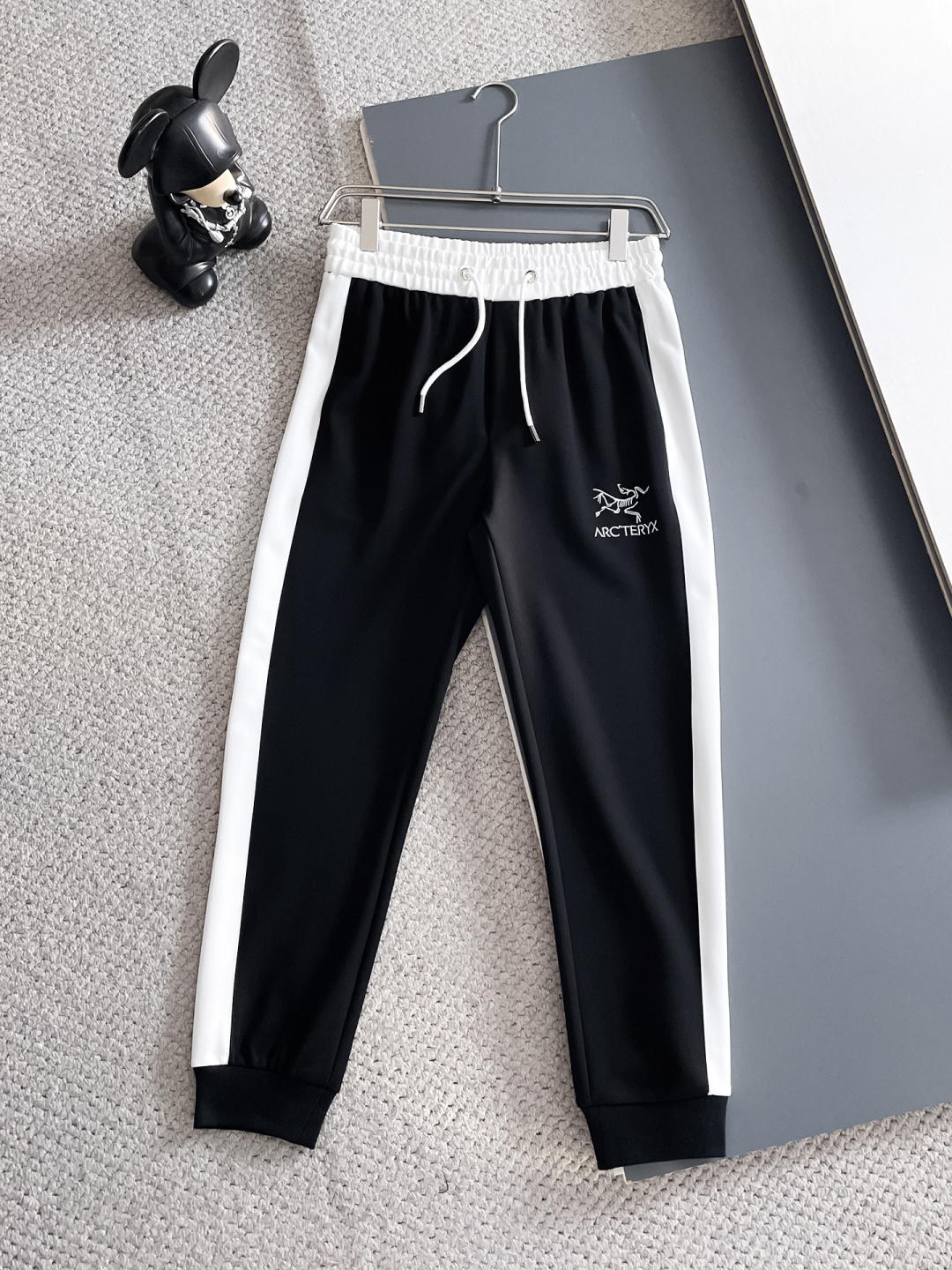 始祖鸟 2025秋冬新款专柜同款休闲套装，透气舒适休闲！高级感满满！细节精致高档，做工无可挑剔！原版高端