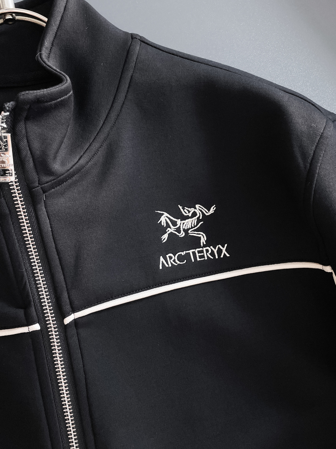 始祖鸟 2025秋冬新款专柜同款休闲套装，透气舒适休闲！高级感满满！细节精致高档，做工无可挑剔！原版高端