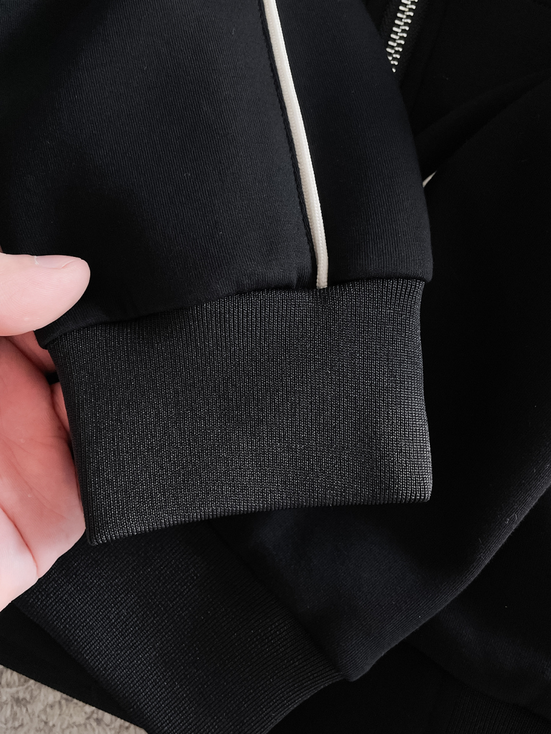 始祖鸟 2025秋冬新款专柜同款休闲套装，透气舒适休闲！高级感满满！细节精致高档，做工无可挑剔！原版高端