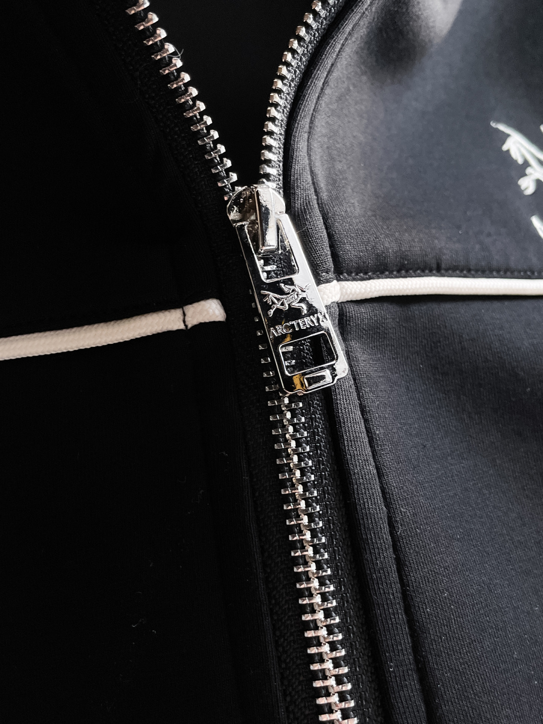 始祖鸟 2025秋冬新款专柜同款休闲套装，透气舒适休闲！高级感满满！细节精致高档，做工无可挑剔！原版高端