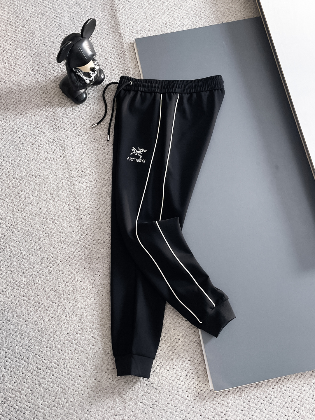 始祖鸟 2025秋冬新款专柜同款休闲套装，透气舒适休闲！高级感满满！细节精致高档，做工无可挑剔！原版高端