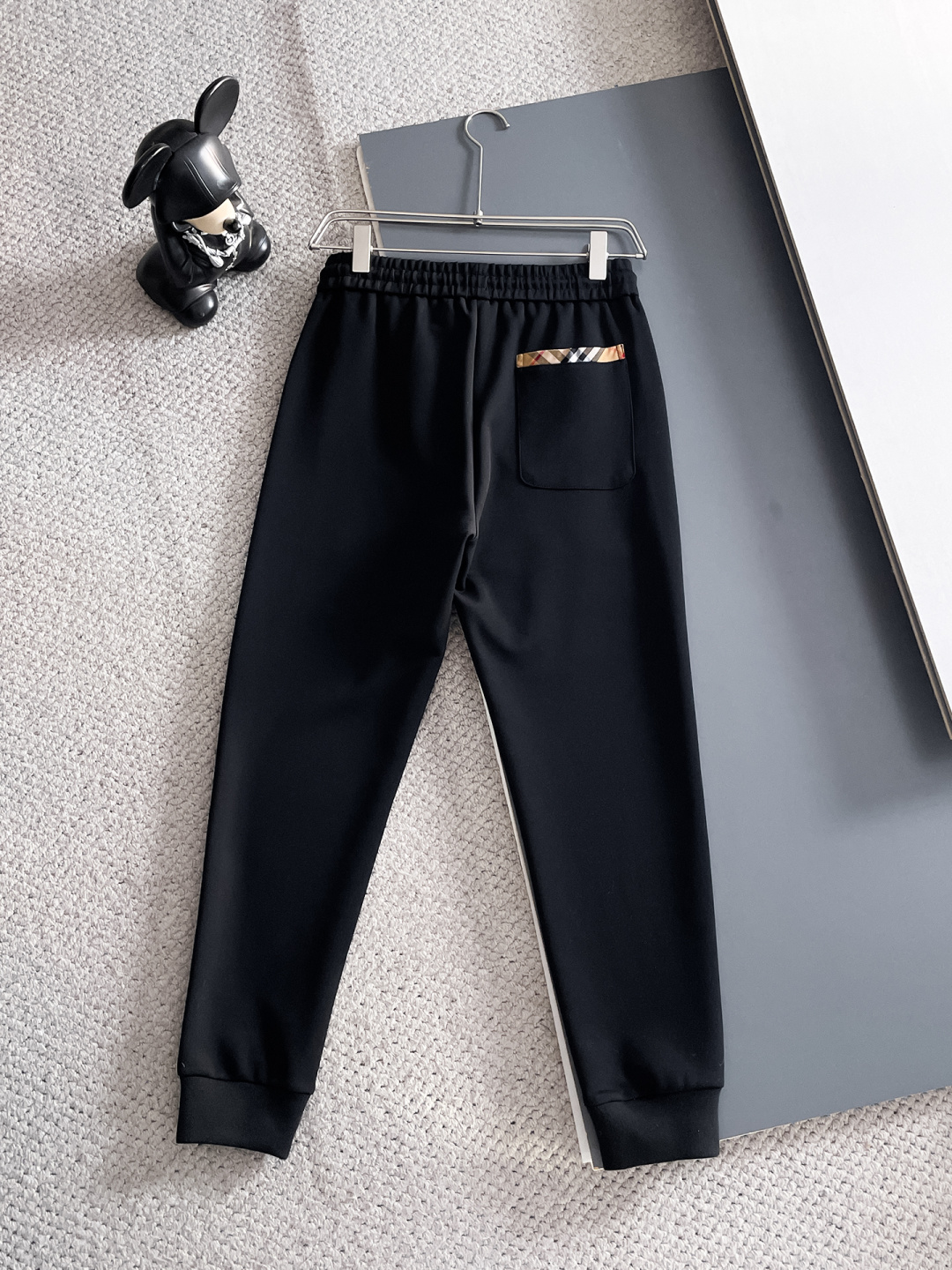 巴宝莉 2025秋冬新款专柜同款休闲套装，透气舒适休闲！高级感满满！细节精致高档，做工无可挑剔！原版高端