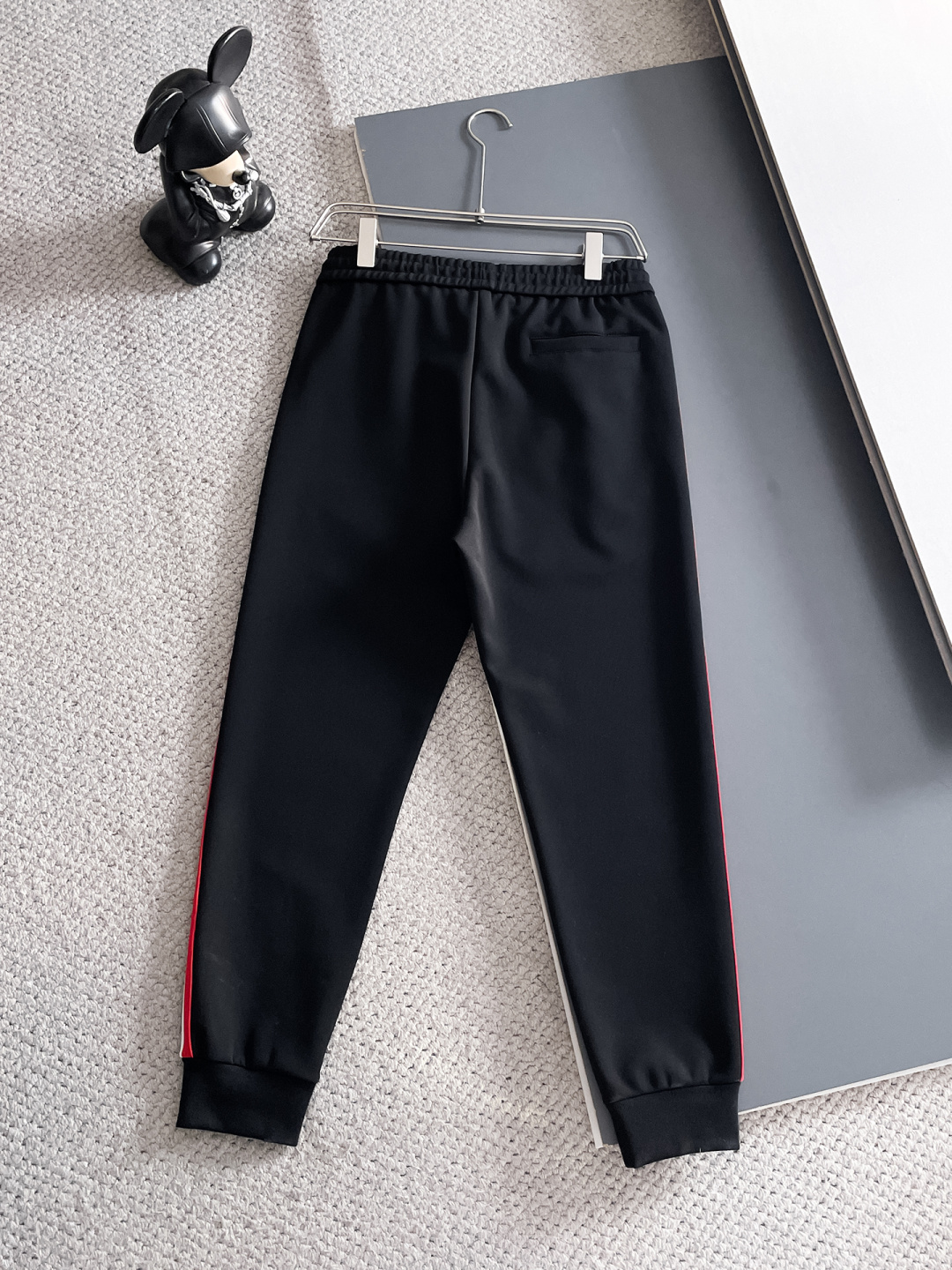 蒙口 2025秋冬新款专柜同款休闲套装，透气舒适休闲！高级感满满！细节精致高档，做工无可挑剔！原版高端面