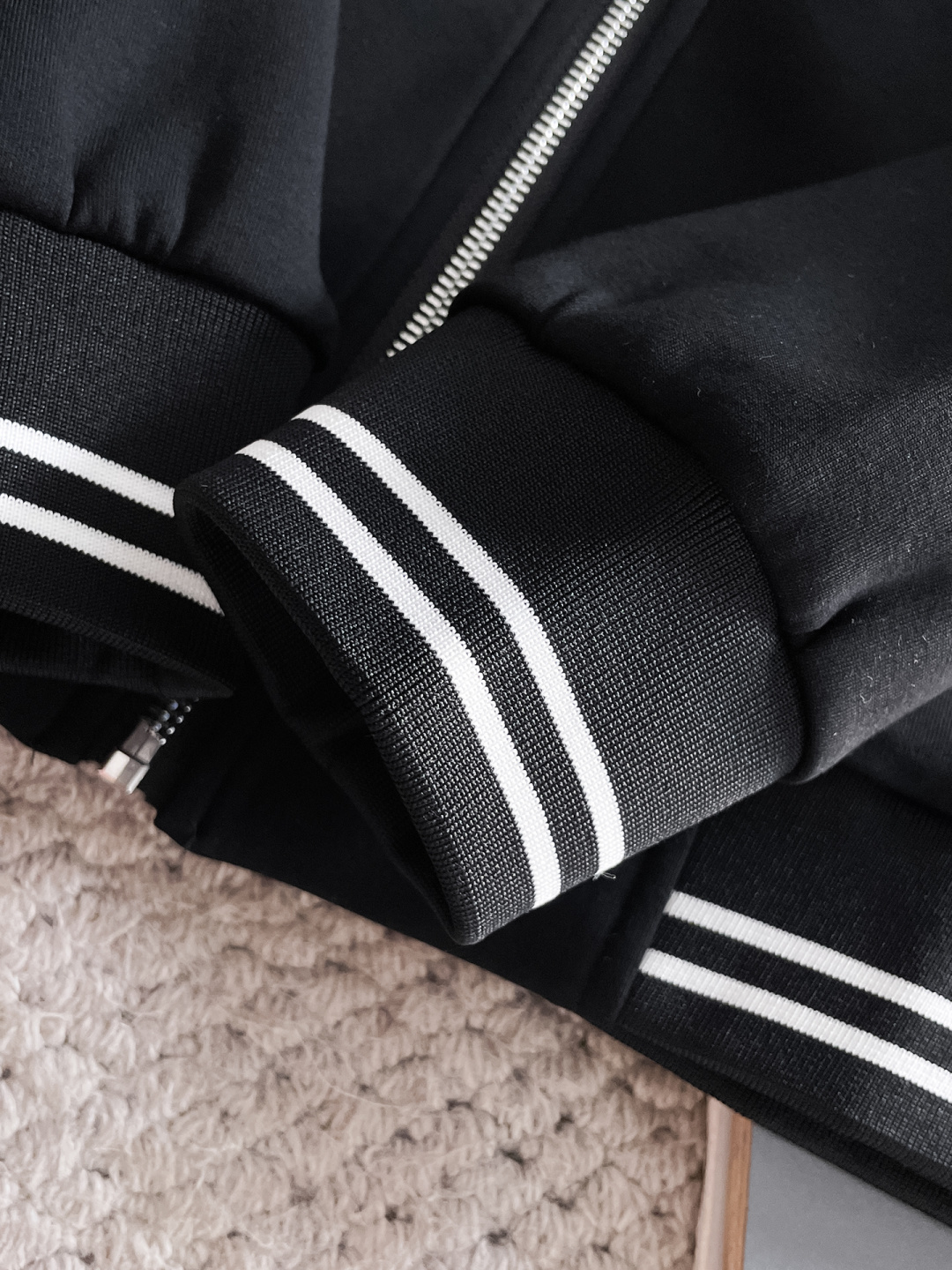 古驰 2025秋冬新款专柜同款休闲套装，透气舒适休闲！高级感满满！细节精致高档，做工无可挑剔！原版高端面