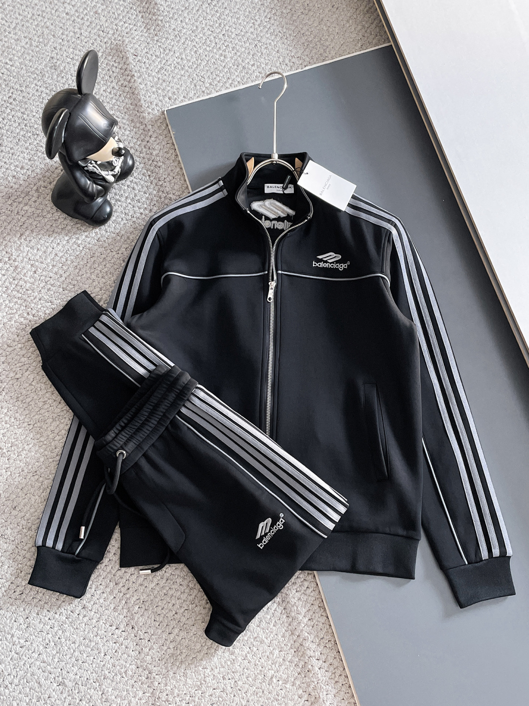 巴黎世家 爆款套装来袭 专注官网原版 2025全新爆款开衫卫衣套装 原单狠货🇭🇰倾注顶级设计师的精心之作