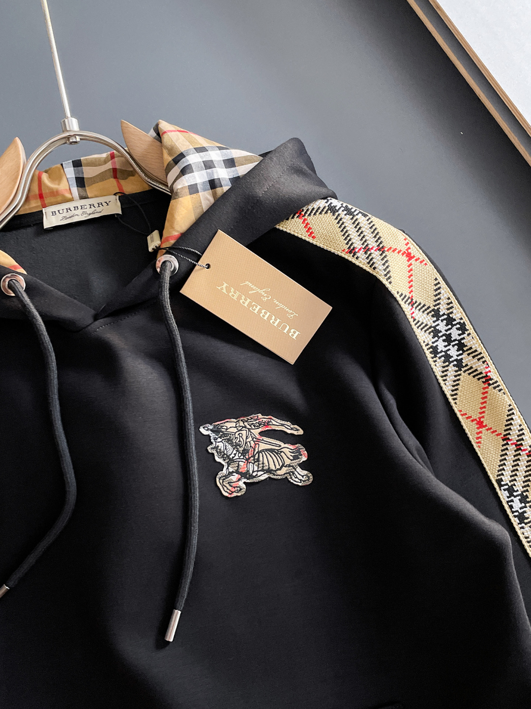 巴宝莉 爆款套装来袭 专注官网原版 2025全新爆款开衫卫衣套装 原单狠货🇭🇰倾注顶级设计师的精心之作 