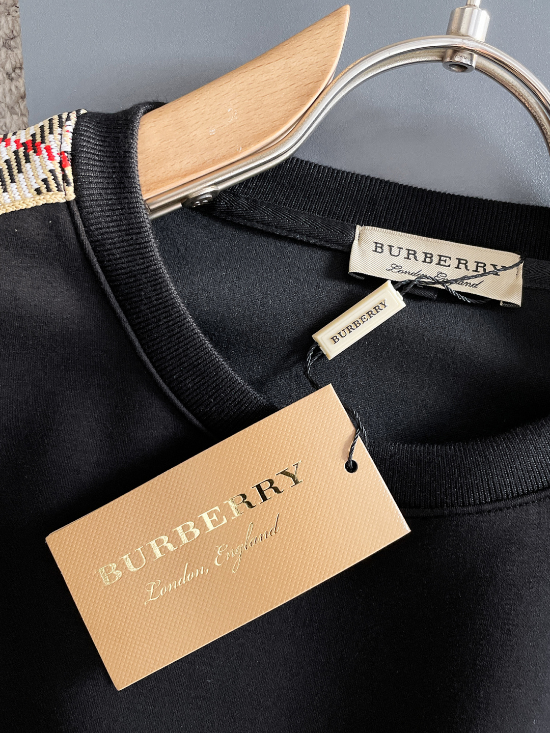 巴宝莉 爆款套装来袭 专注官网原版 2025全新爆款开衫卫衣套装 原单狠货🇭🇰倾注顶级设计师的精心之作 