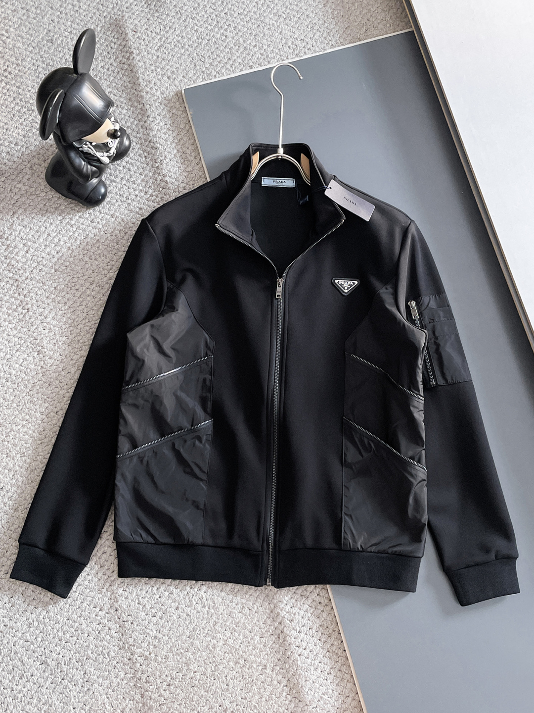 普拉达 爆款套装来袭 专注官网原版 2025全新爆款开衫卫衣套装 原单狠货🇭🇰倾注顶级设计师的精心之作 