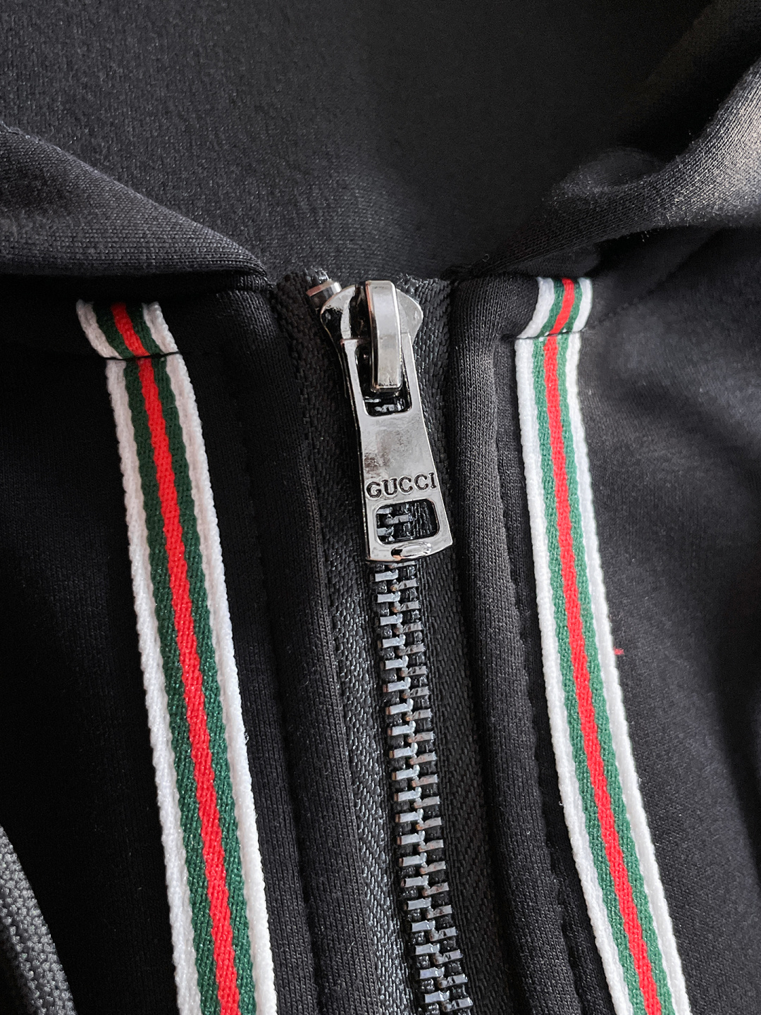 古驰 爆款套装来袭 专注官网原版 2025全新爆款开衫卫衣套装 原单狠货🇭🇰倾注顶级设计师的精心之作 就