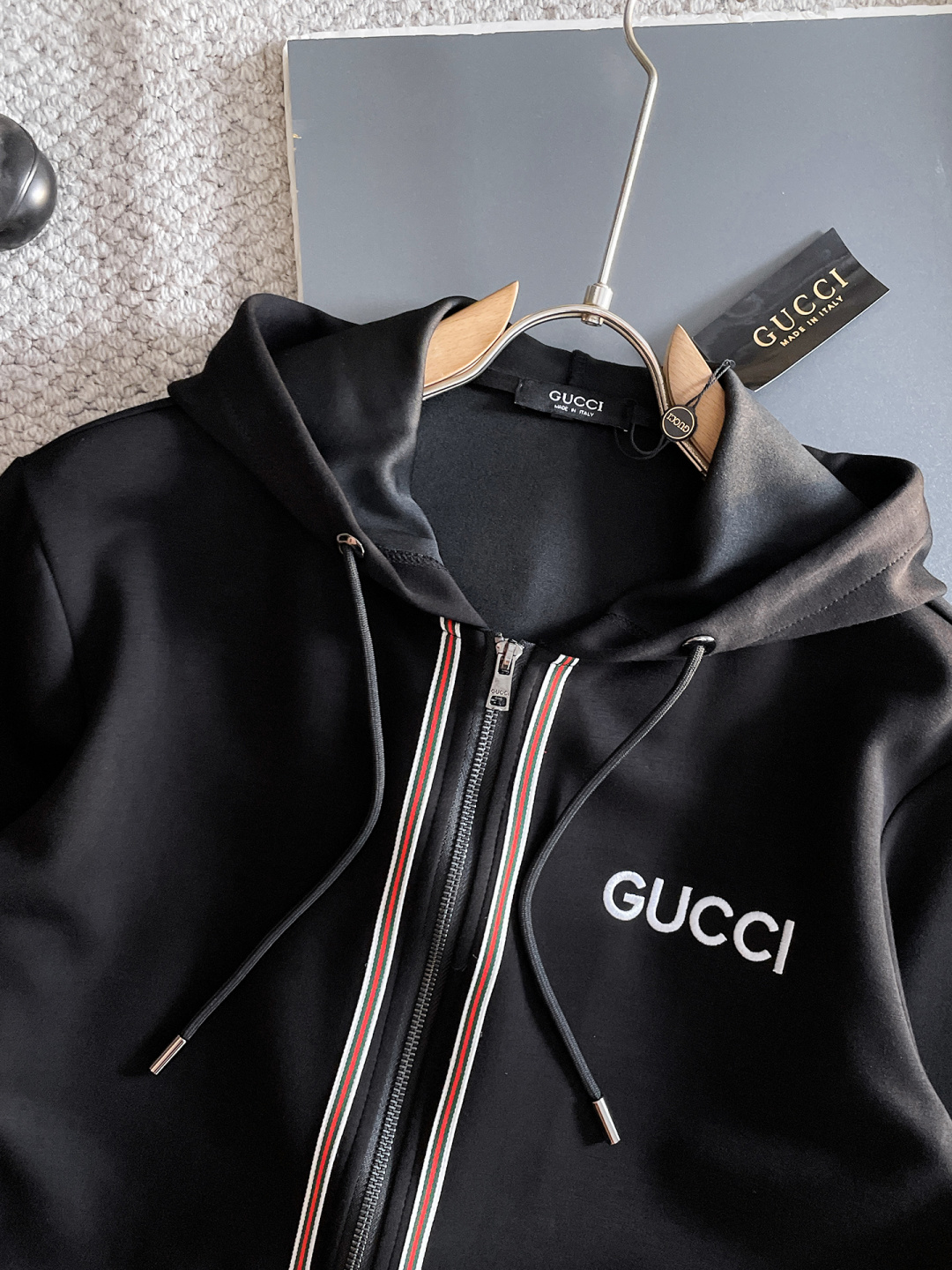 古驰 爆款套装来袭 专注官网原版 2025全新爆款开衫卫衣套装 原单狠货🇭🇰倾注顶级设计师的精心之作 就