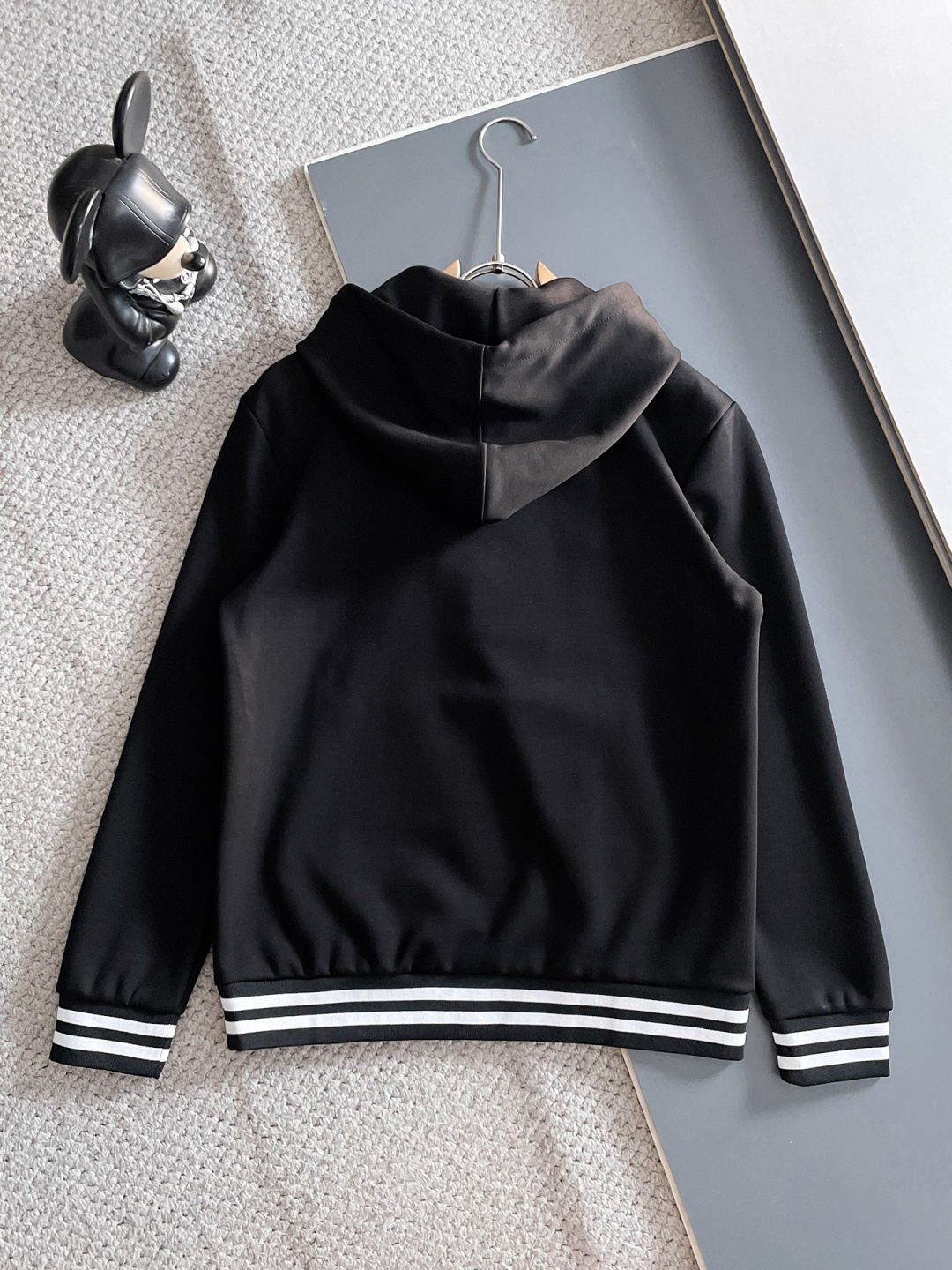 蒙口 爆款套装来袭 专注官网原版 2025全新爆款开衫卫衣套装 原单狠货🇭🇰倾注顶级设计师的精心之作 就