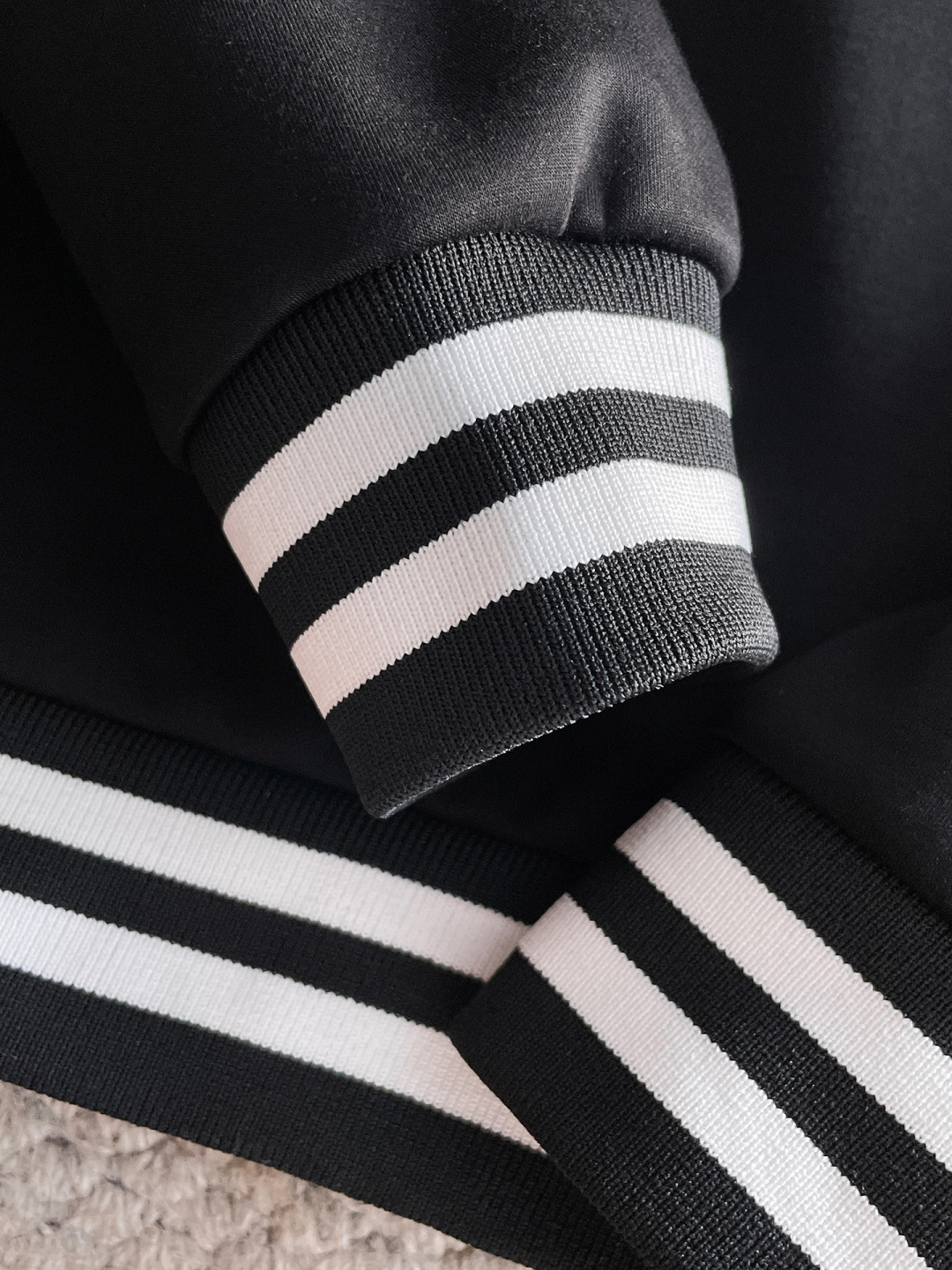 蒙口 爆款套装来袭 专注官网原版 2025全新爆款开衫卫衣套装 原单狠货🇭🇰倾注顶级设计师的精心之作 就