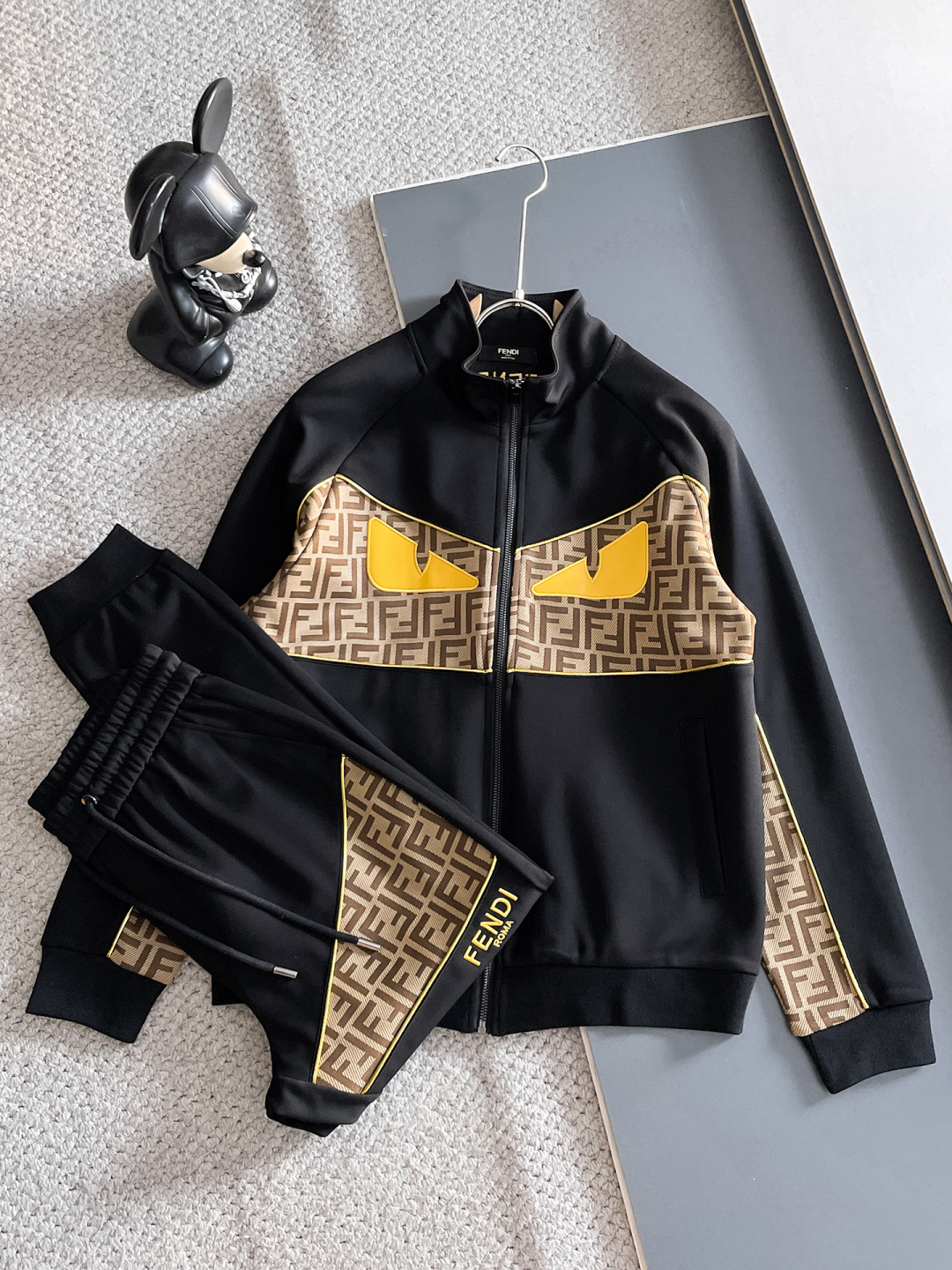 芬迪 爆款套装来袭 专注官网原版 2025全新爆款开衫卫衣套装 原单狠货🇭🇰倾注顶级设计师的精心之作 就